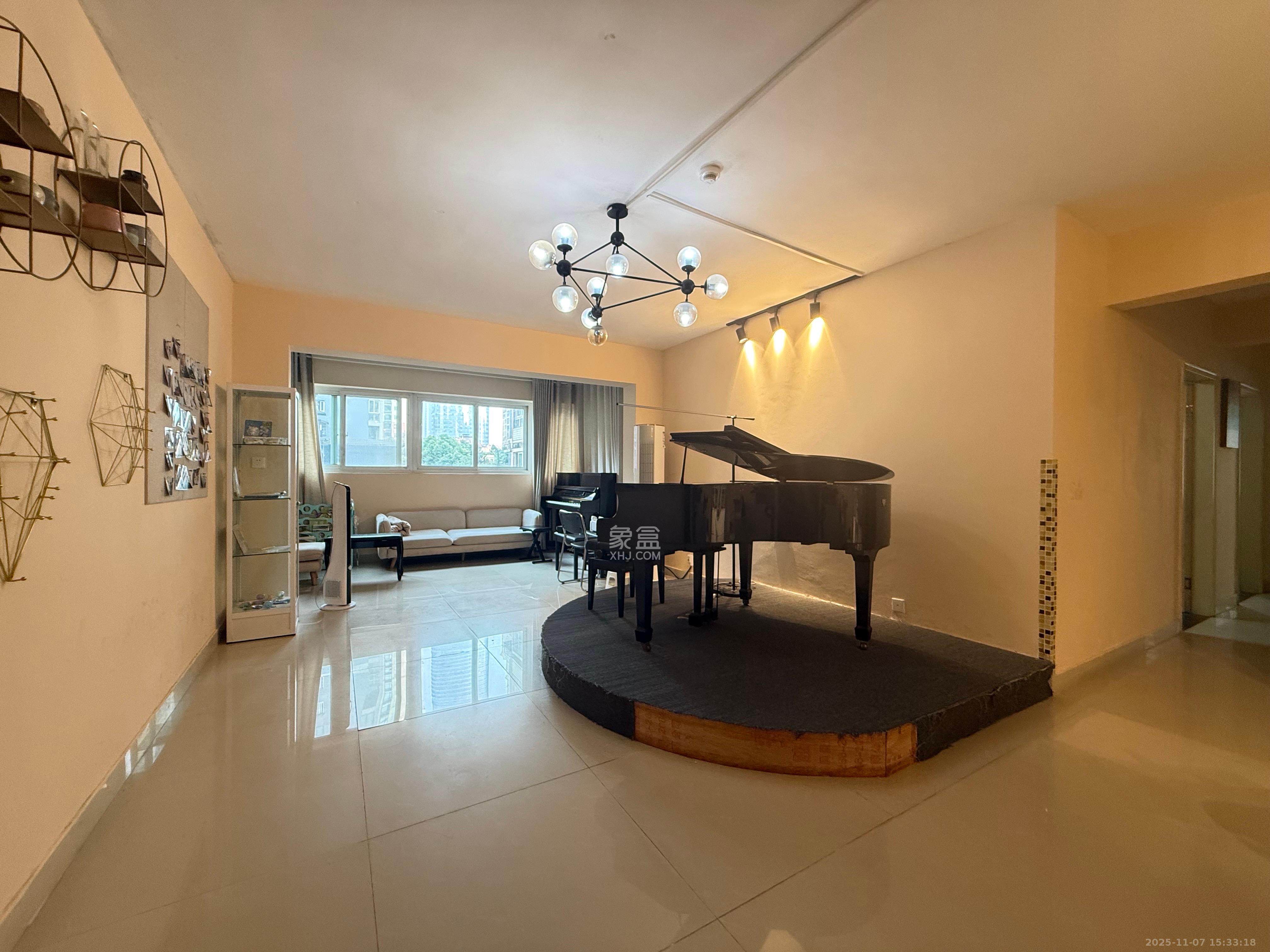 星蓝湾  3室2厅2卫    3000.0元/月室内图