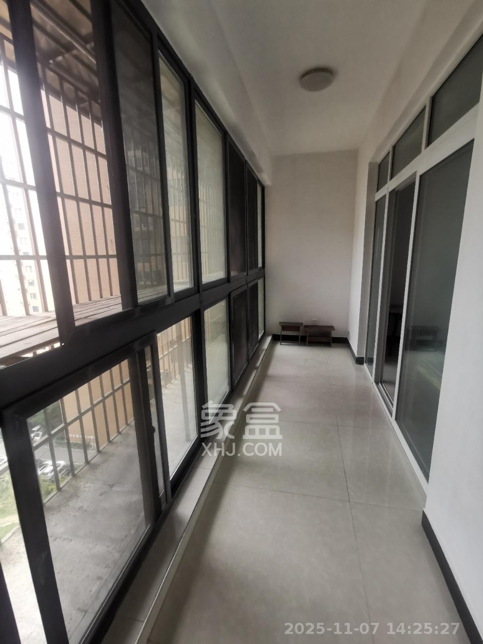 佳辉丽景鑫城  3室2厅1卫    2000.0元/月室内图