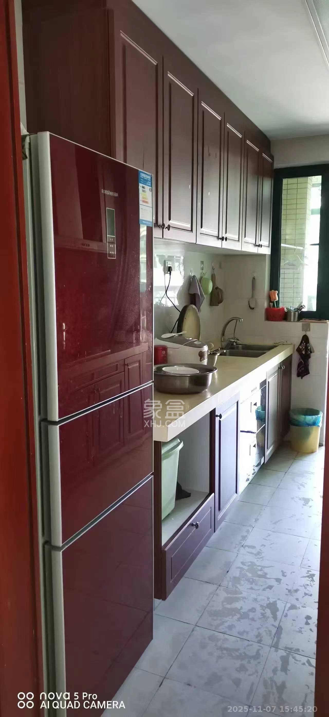 恒大绿洲  3室2厅2卫    2100.0元/月室内图