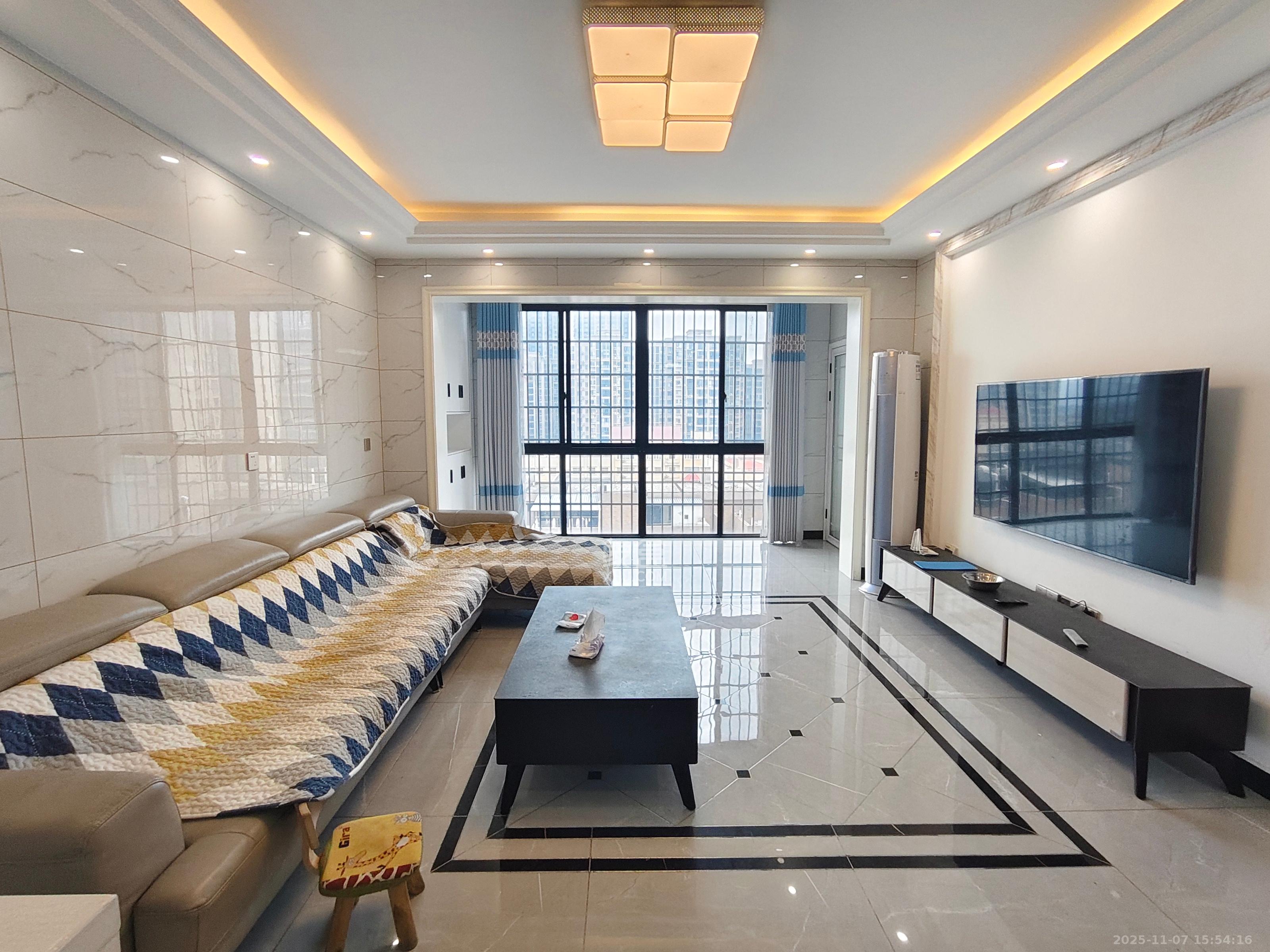 锦绣名都  3室2厅2卫    55.8万