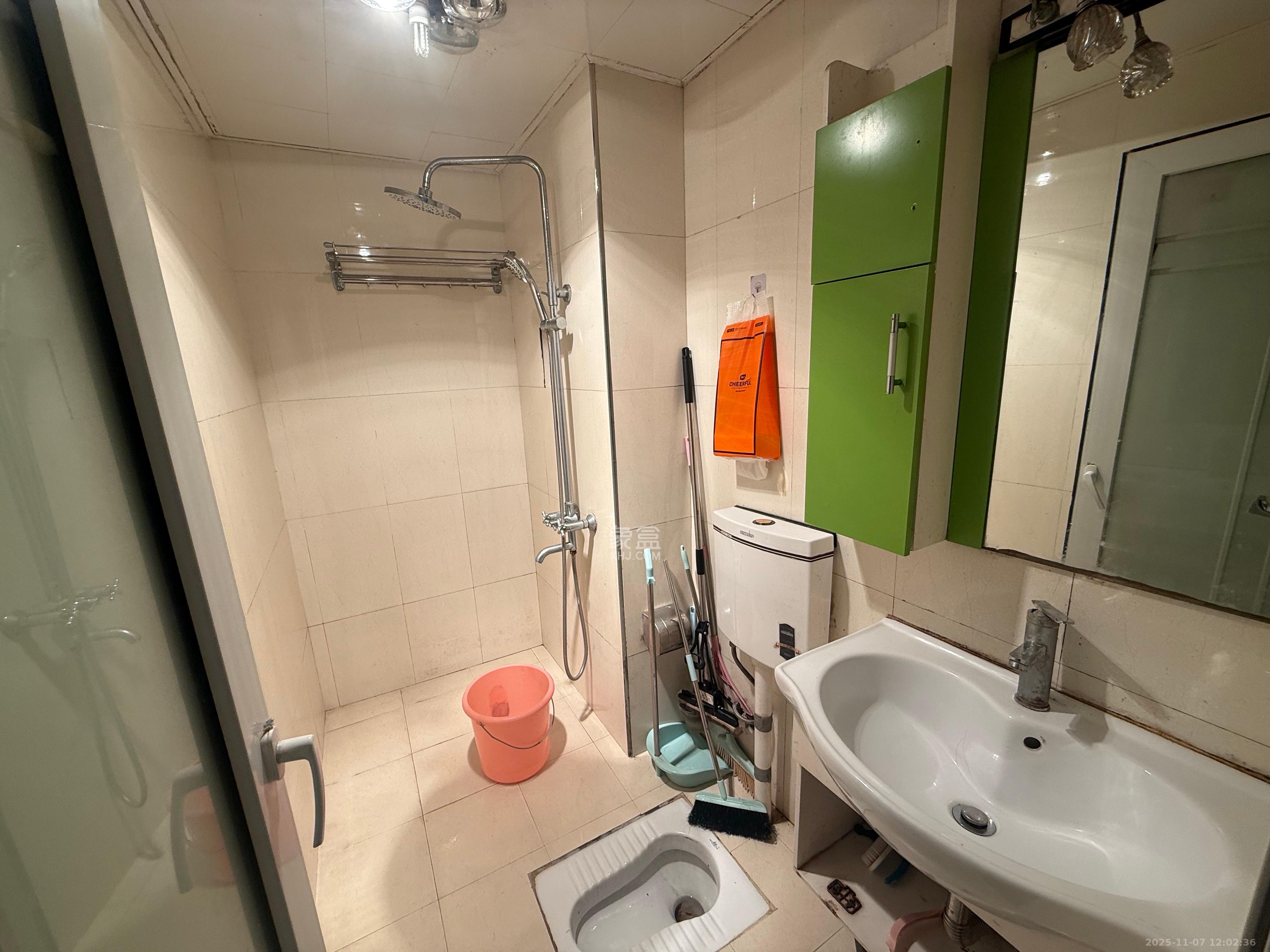 红区抽屉  2室1厅1卫    1600.0元/月室内图