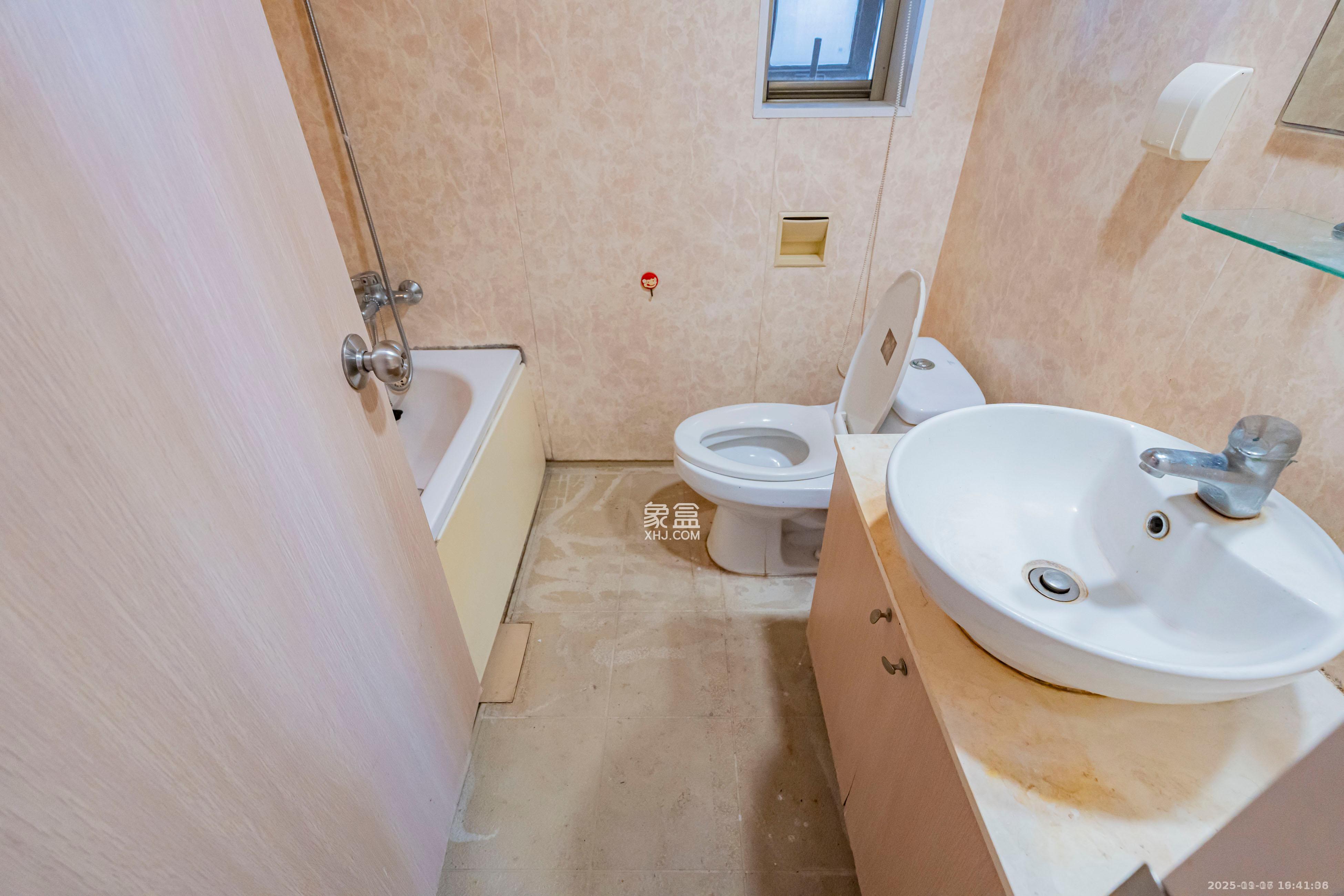 盛世美居荷园 3室1厅2卫 2800.0元/月 盛世美居荷园 3室1厅2卫 2800.0元/月室内图