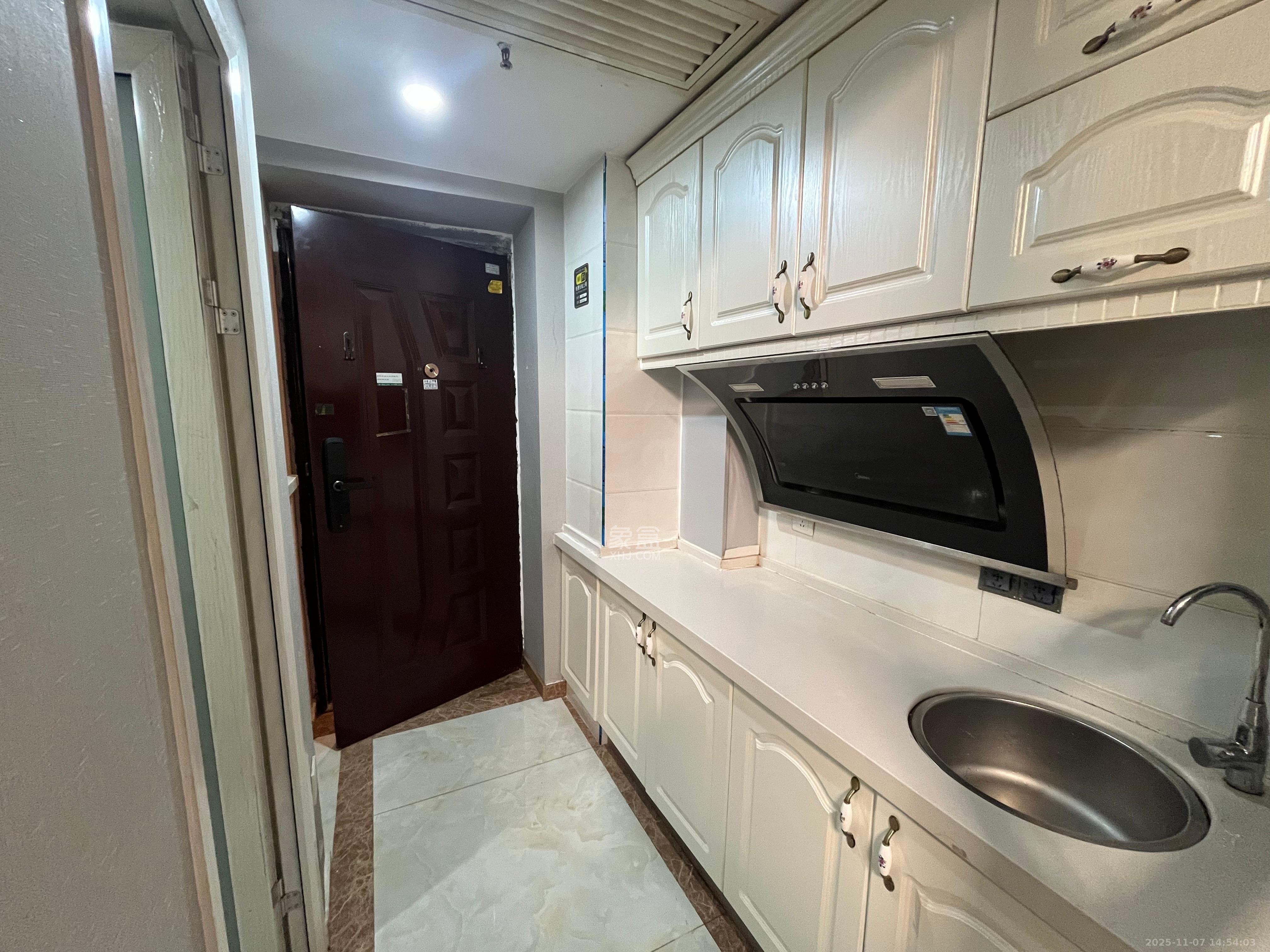 保利国际广场 1室1厅1卫 1800.0元/月 保利国际广场 1室1厅1卫 1800.0元/月室内图