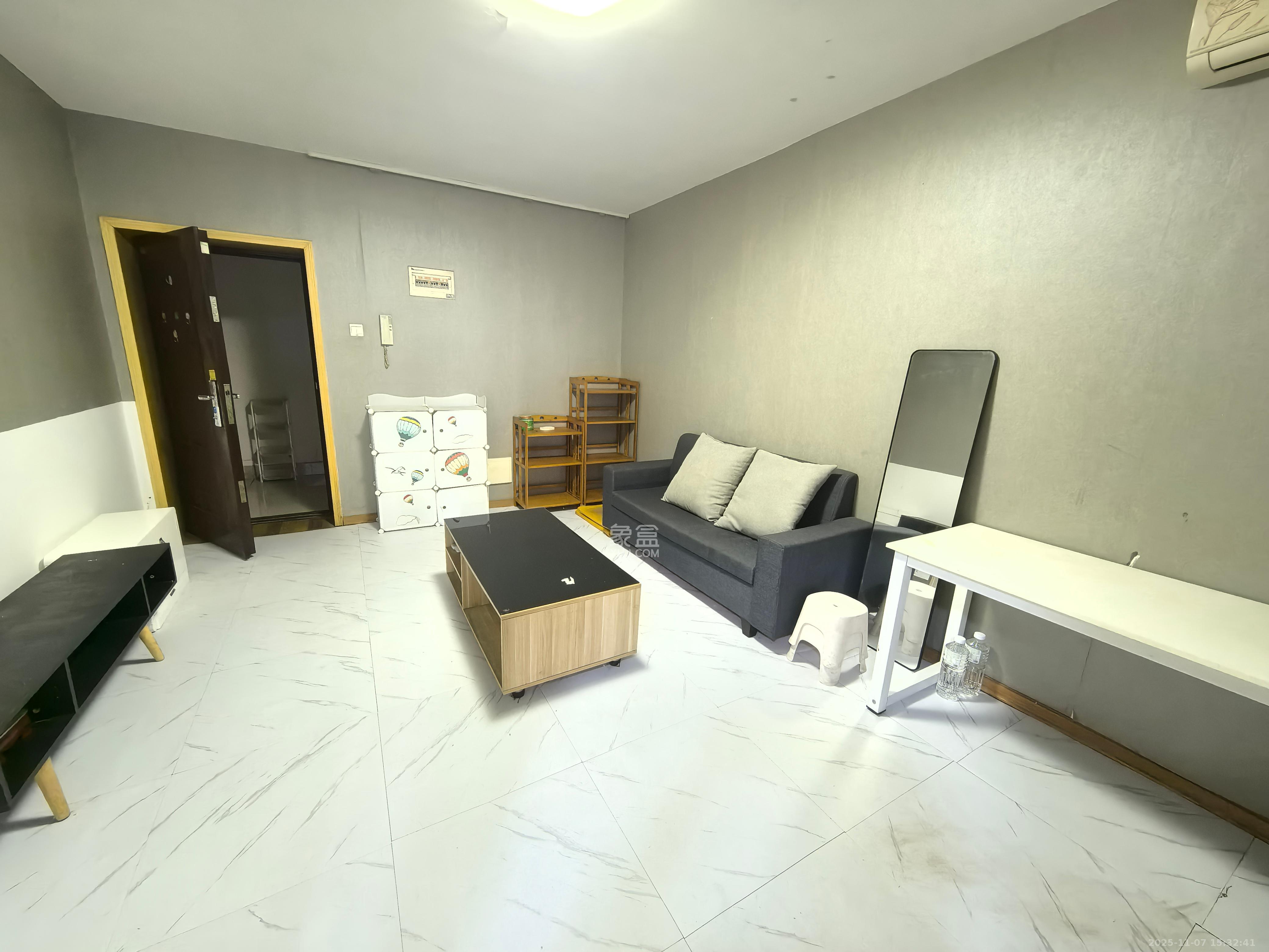 印象天心  1室1厅1卫    1800.0元/月