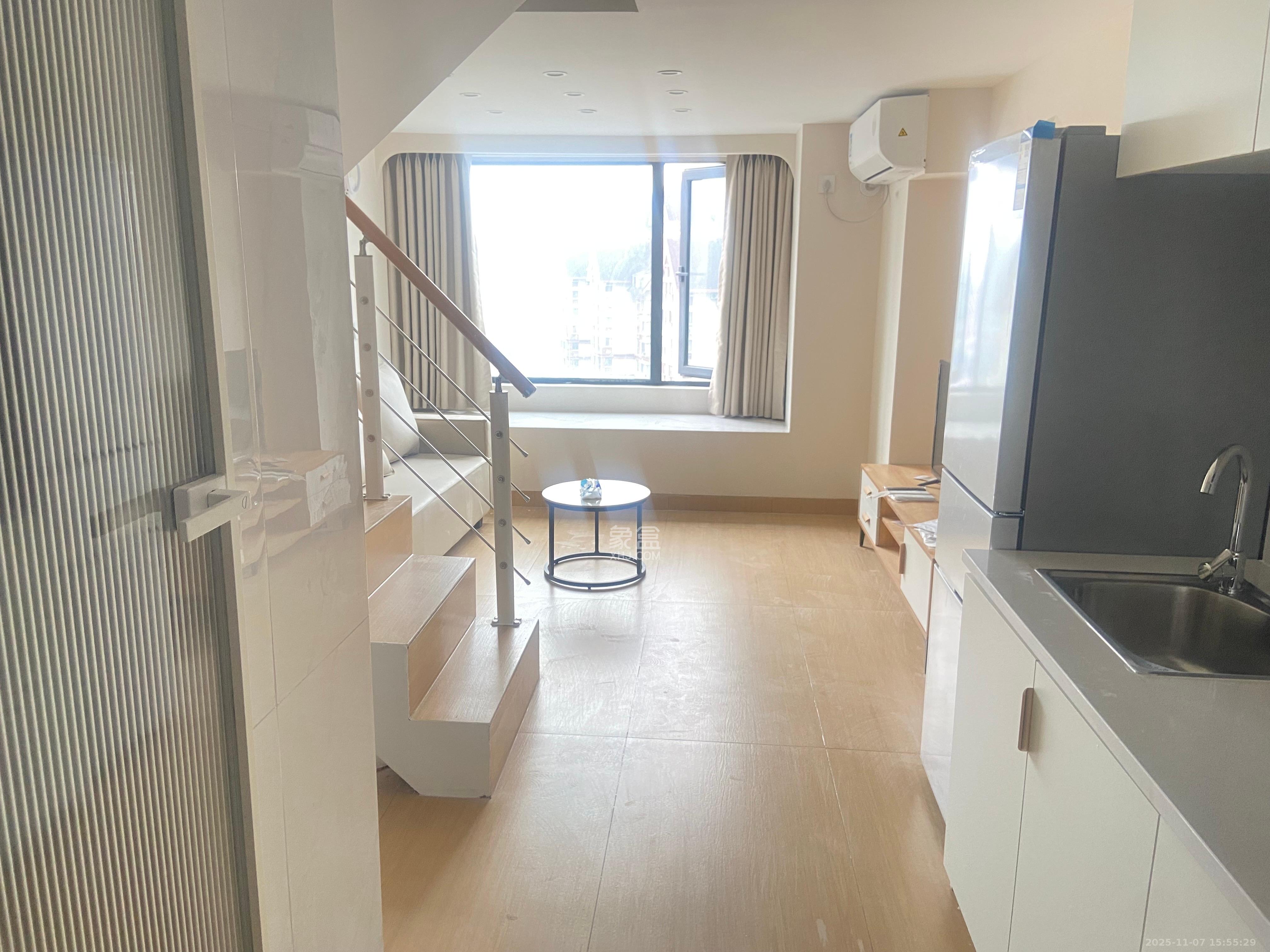 金地峯范  2室1厅1卫    2500.0元/月室内图