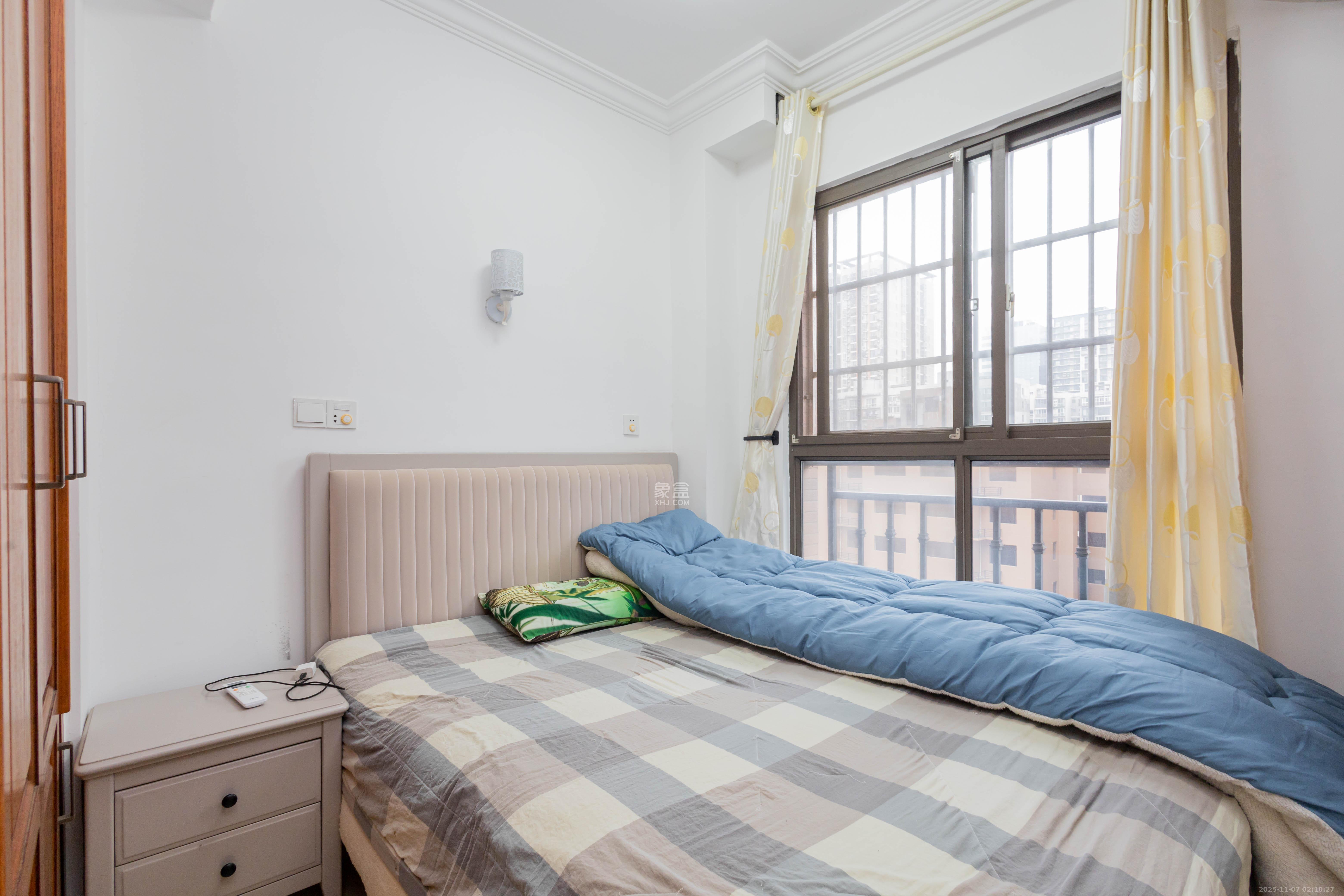 紫云阁 4室2厅2卫 71.8万 紫云阁 4室2厅2卫 71.8万卧室