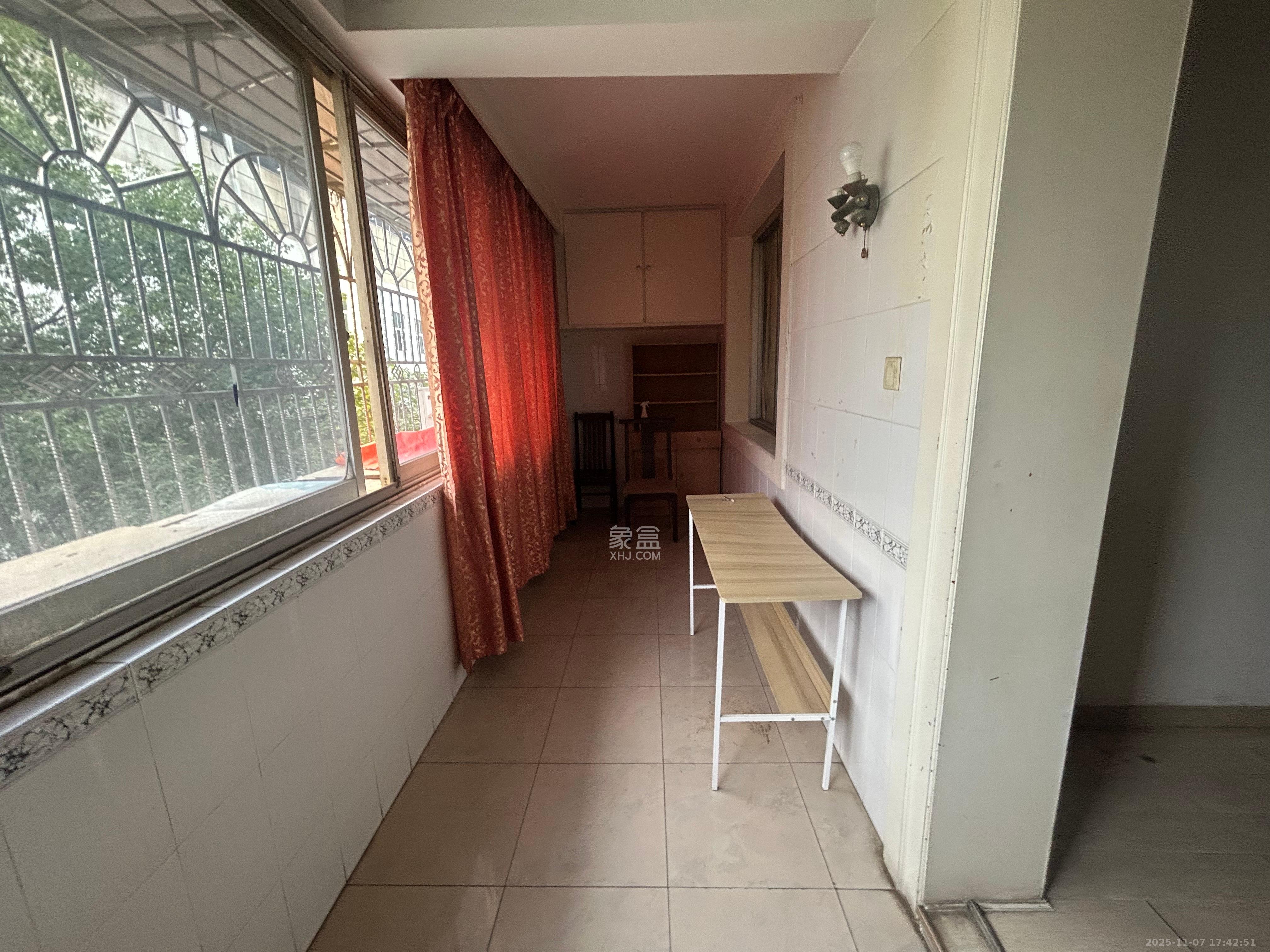 公交园小区（公交新村）  2室1厅1卫    1700.0元/月室内图