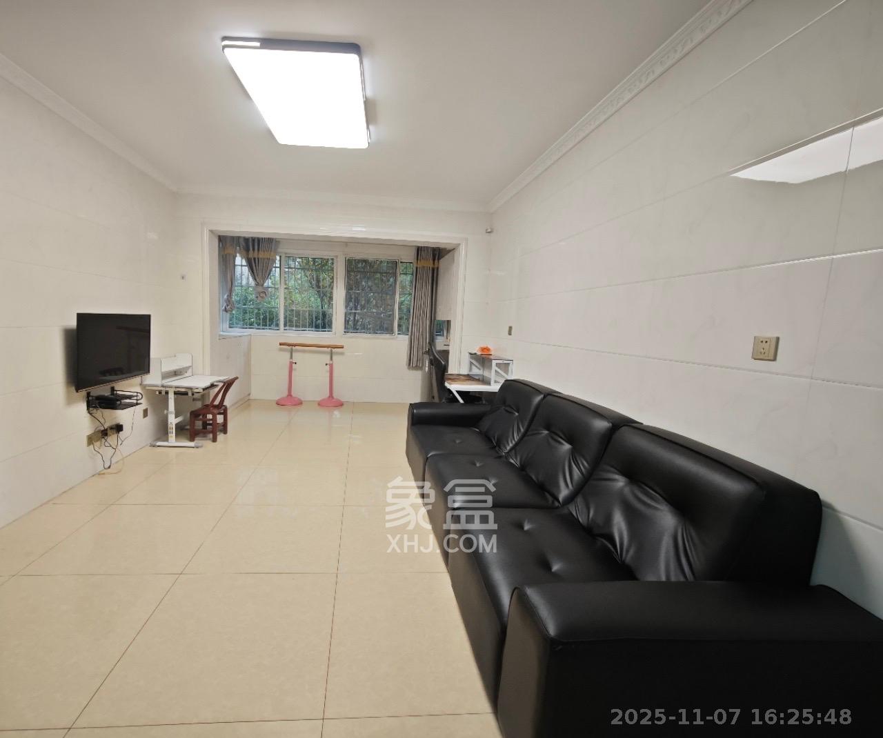 星城新宇黎雅苑  1室2厅1卫    1600.0元/月室内图1