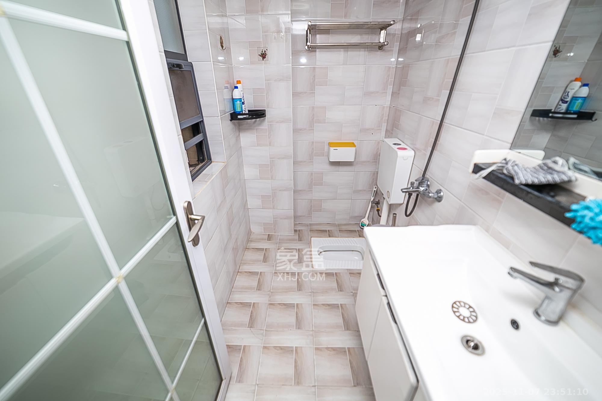 天鸿天府(天鸿中央大院) 2室1厅1卫 57.5万 天鸿天府(天鸿中央大院) 2室1厅1卫 57.5万其他