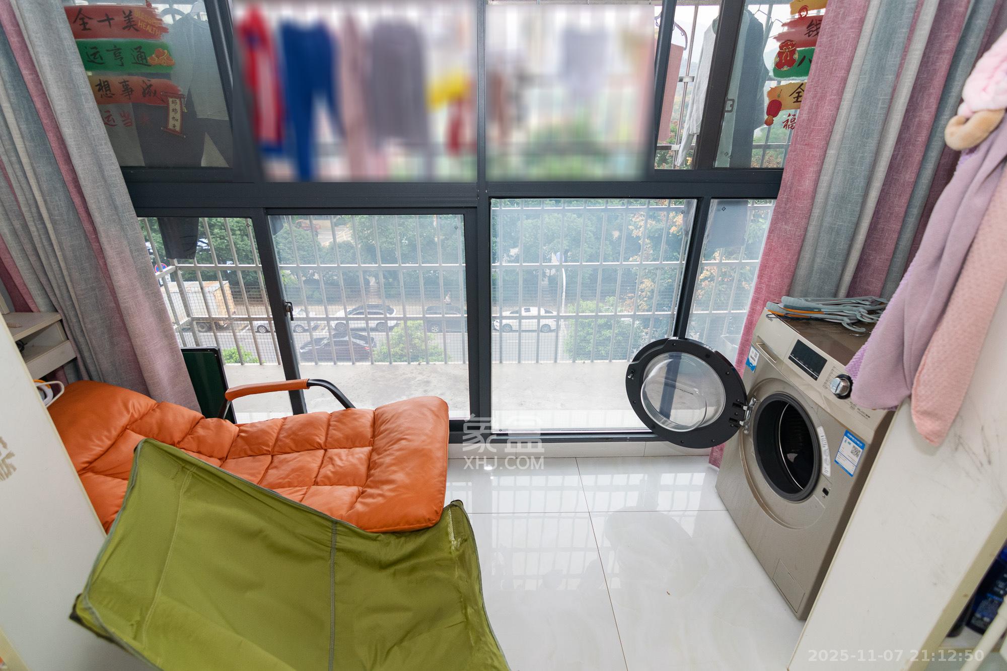 金富星城  4室2厅2卫    60.0万阳台