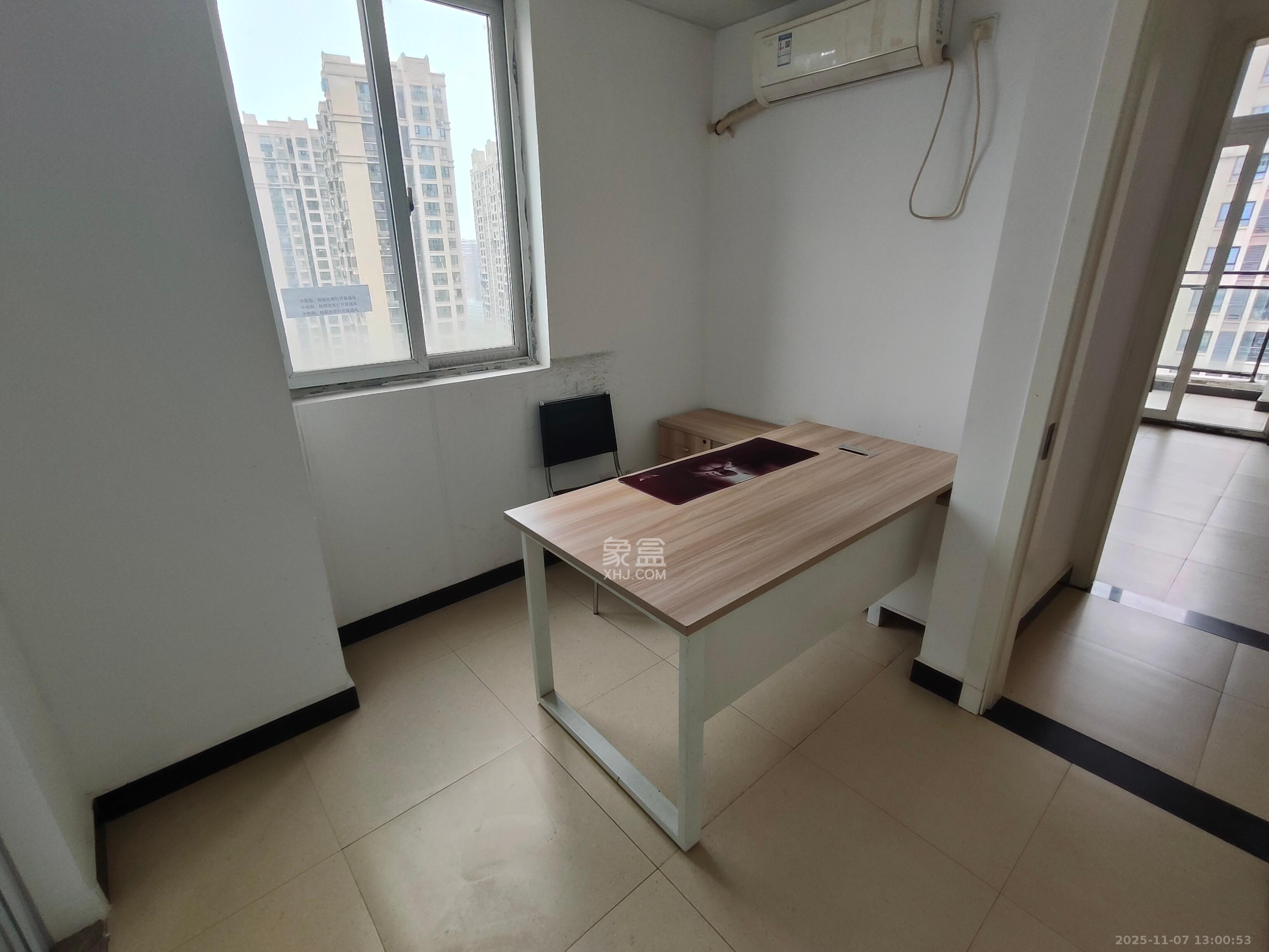 金科时代中心  3室1厅1卫    2500.0元/月室内图