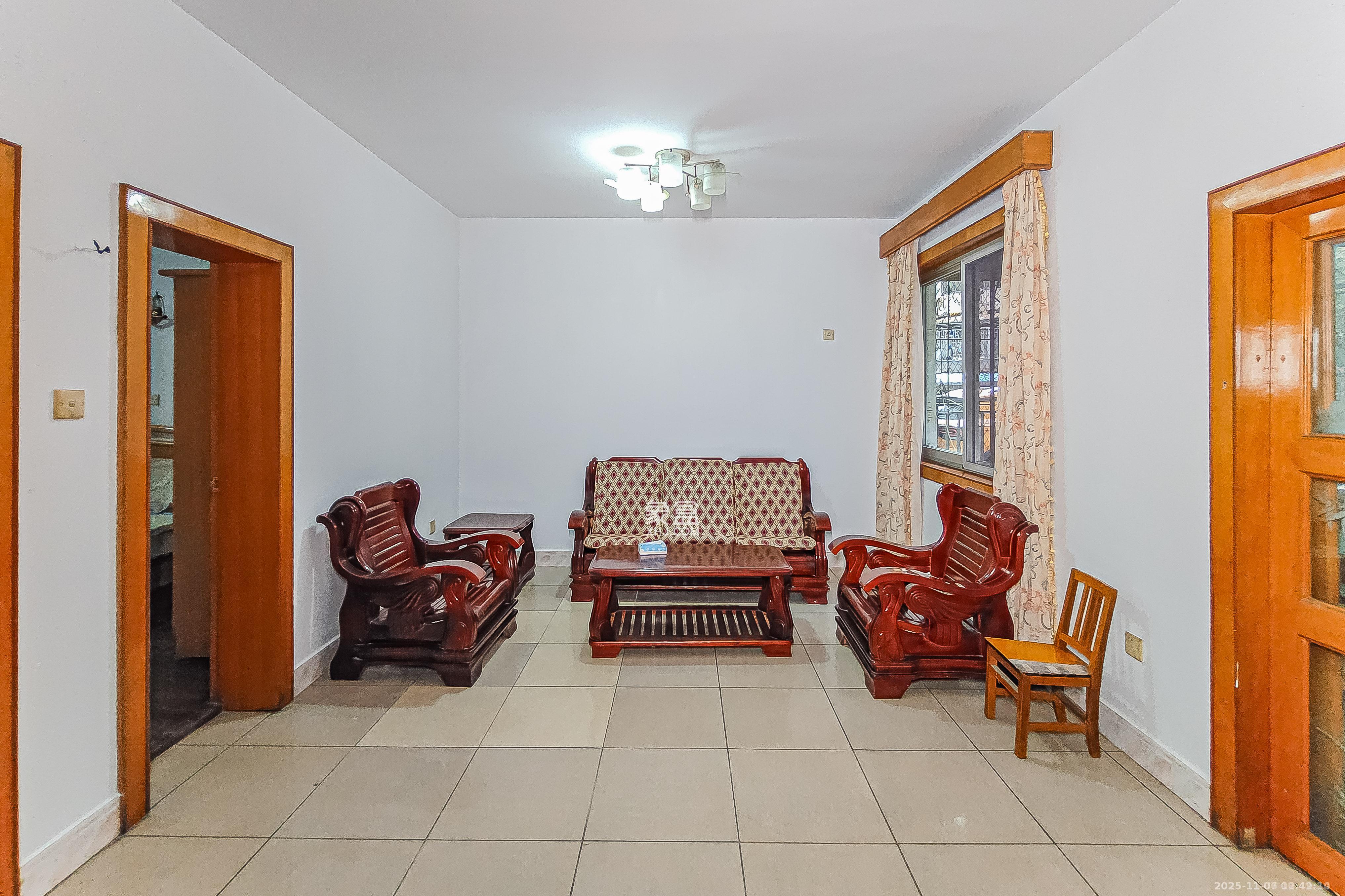 长沙理工大学侯家塘校区教职工宿舍  2室1厅1卫    1600.0元/月