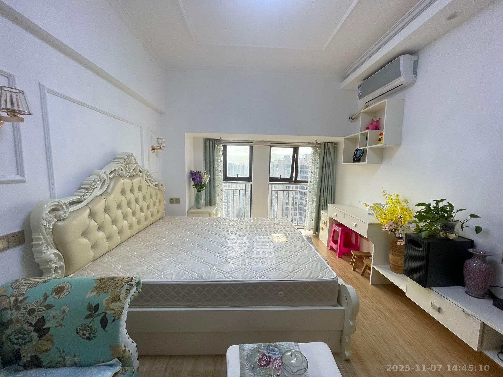 达美D6区  1室1厅1卫    1600.0元/月室内图