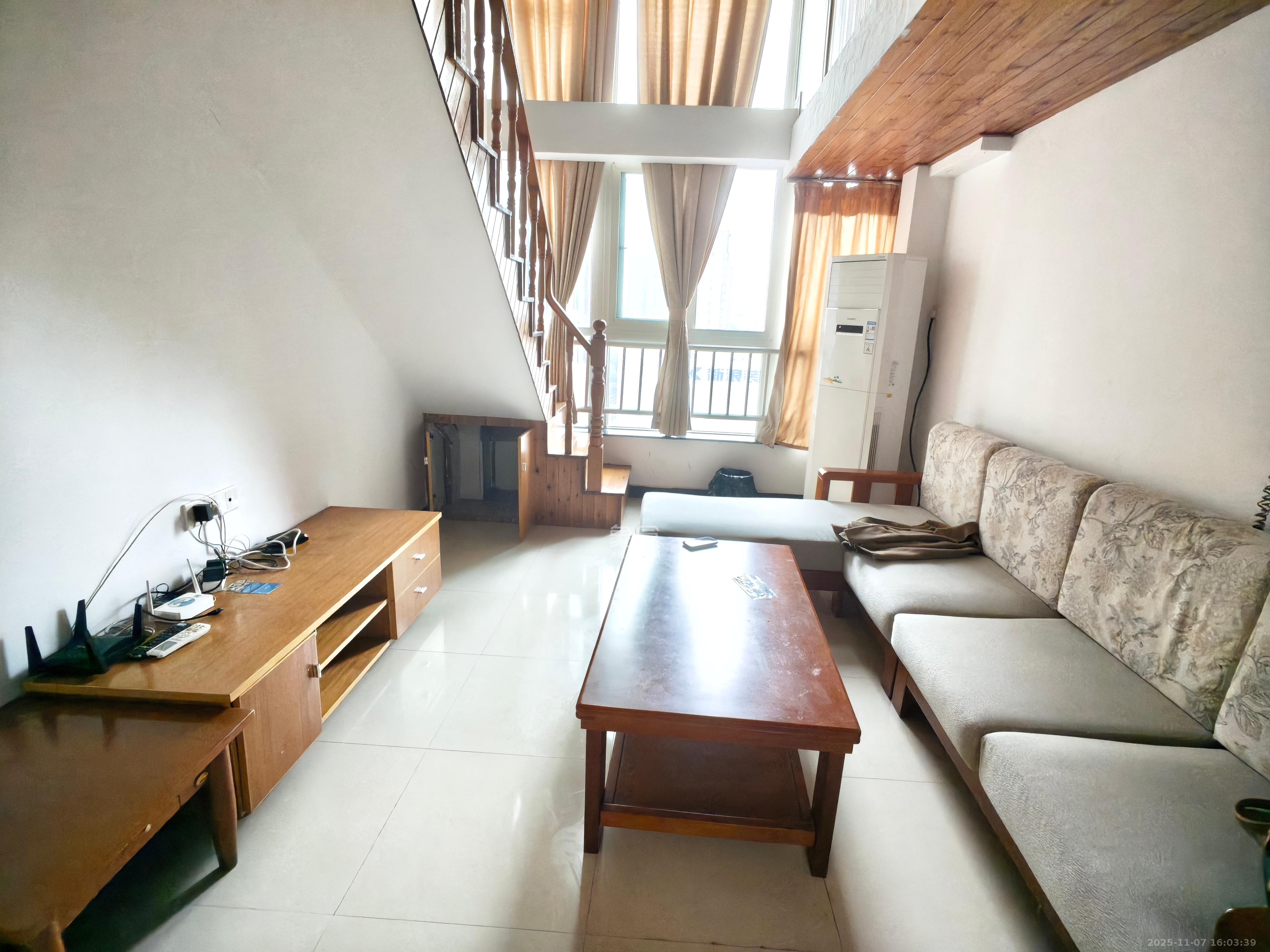 他城（天鸿时代公寓）  1室1厅1卫    1300.0元/月