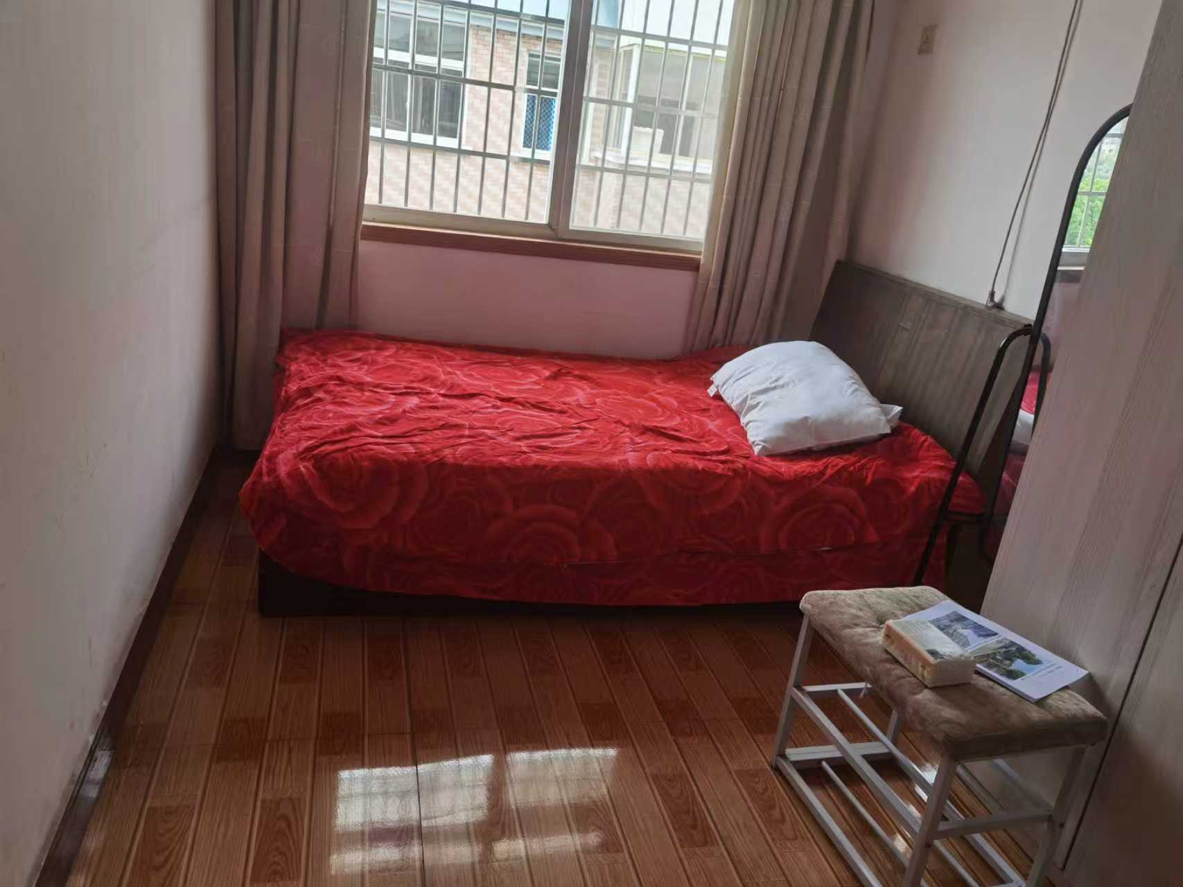 五金建材市场二期 5室2厅2卫 1800.0元/月 五金建材市场二期 5室2厅2卫 1800.0元/月室内图