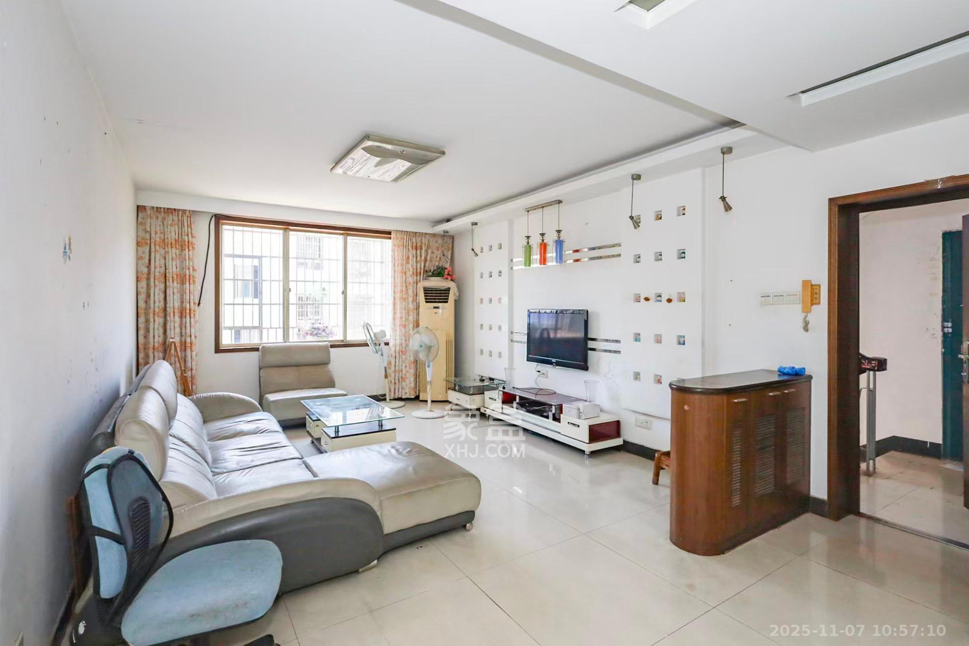 桔洲新苑(观沙岭) 3室2厅2卫 2200.0元/月 桔洲新苑(观沙岭) 3室2厅2卫 2200.0元/月室内图