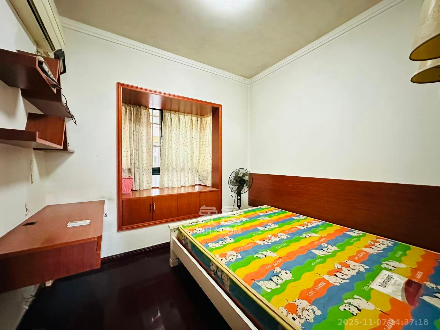 佳阳悦景馨都  3室2厅2卫    2300.0元/月室内图