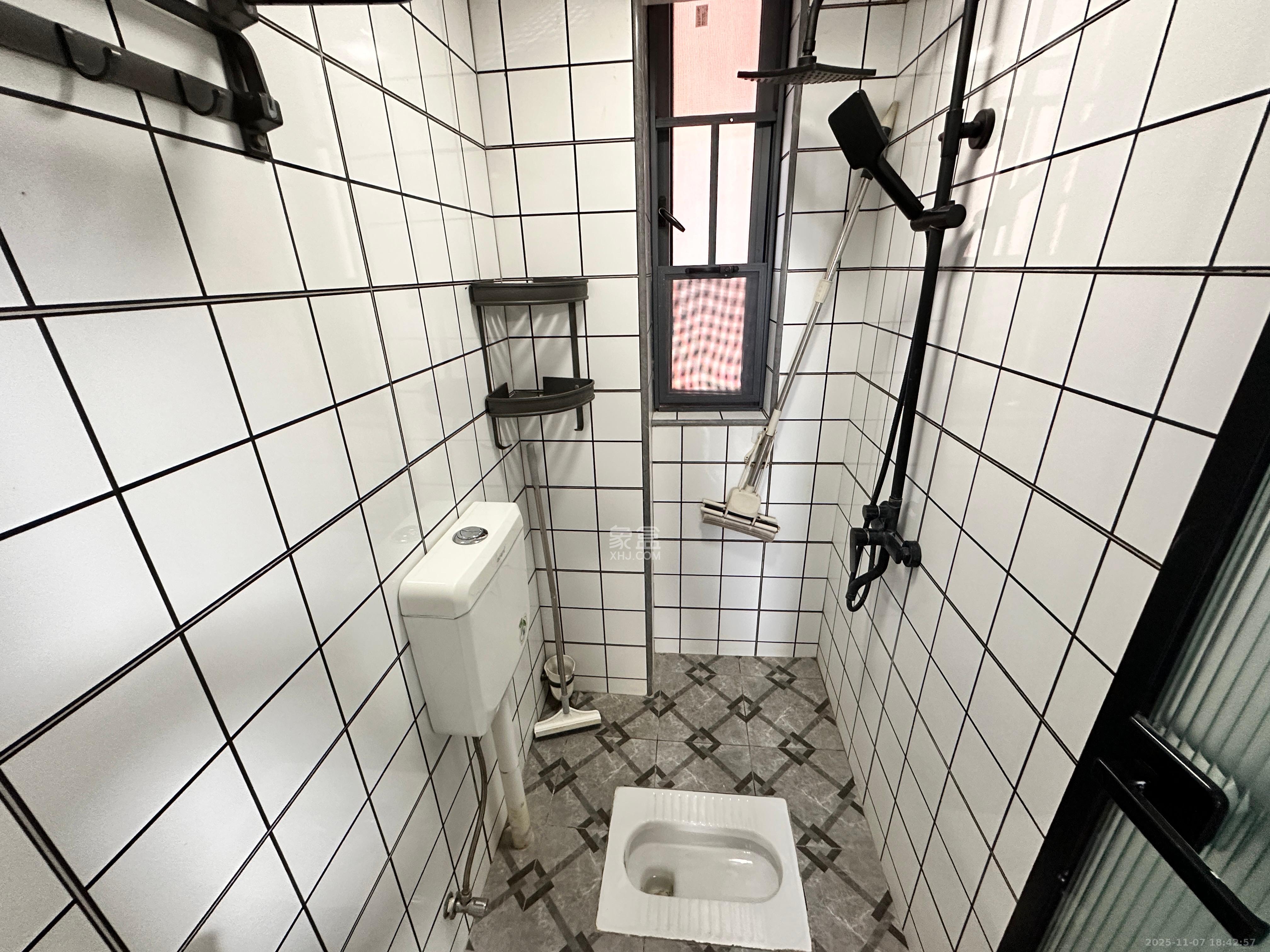 吉泰园安置小区  1室1厅1卫    2400.0元/月室内图