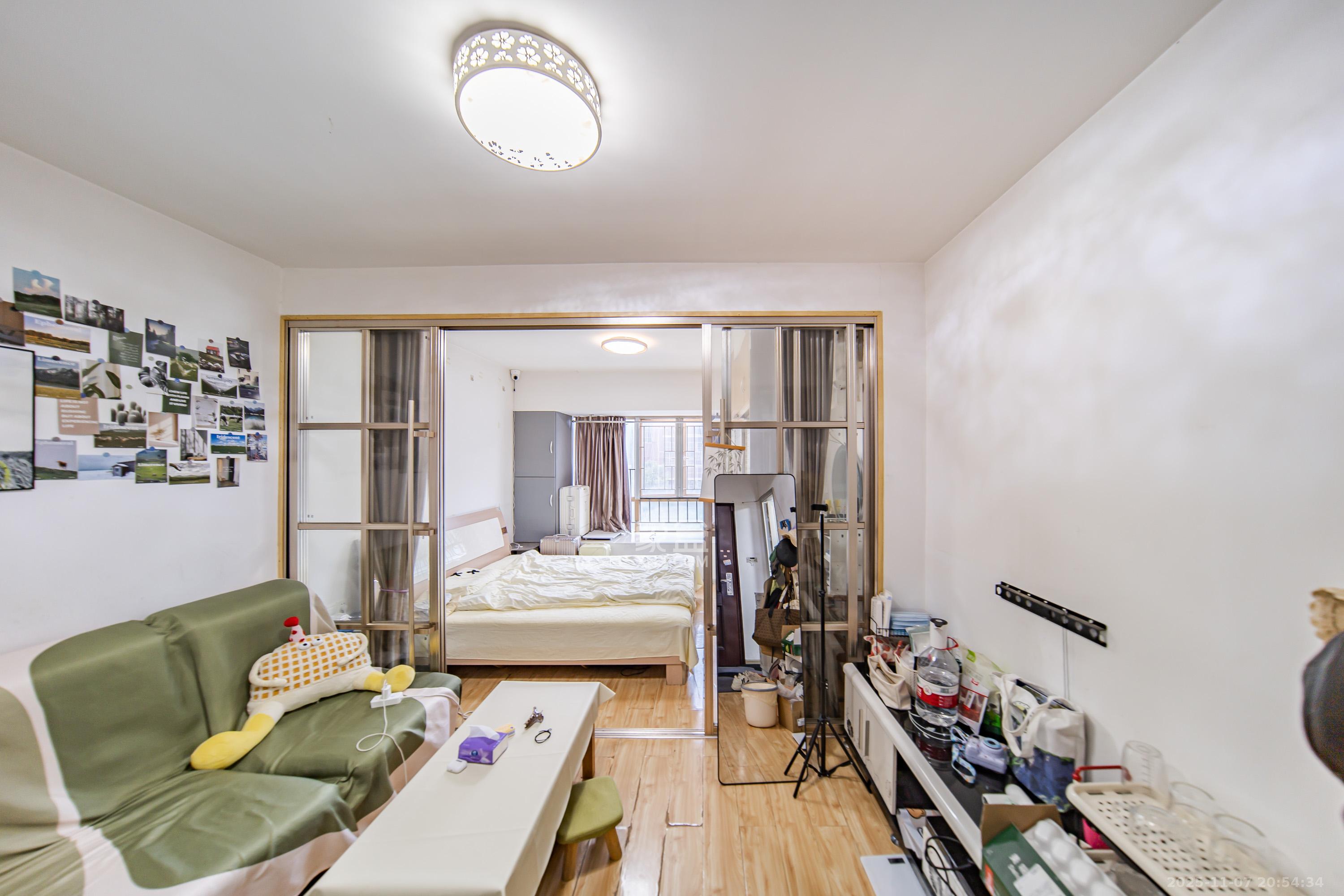 星尚520 1室1厅1卫 28.0万 星尚520 1室1厅1卫 28.0万客厅