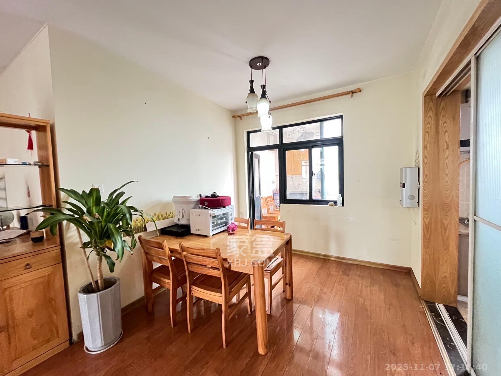 先锋东外滩  3室2厅2卫    2600.0元/月室内图