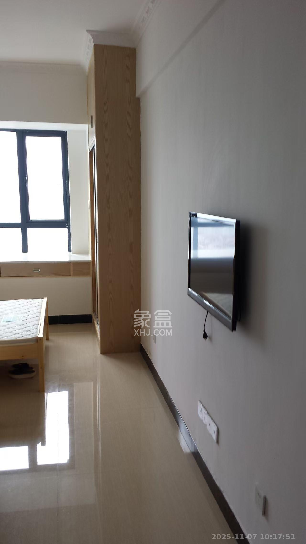 地华梅溪湖畔  1室1厅1卫    1600.0元/月