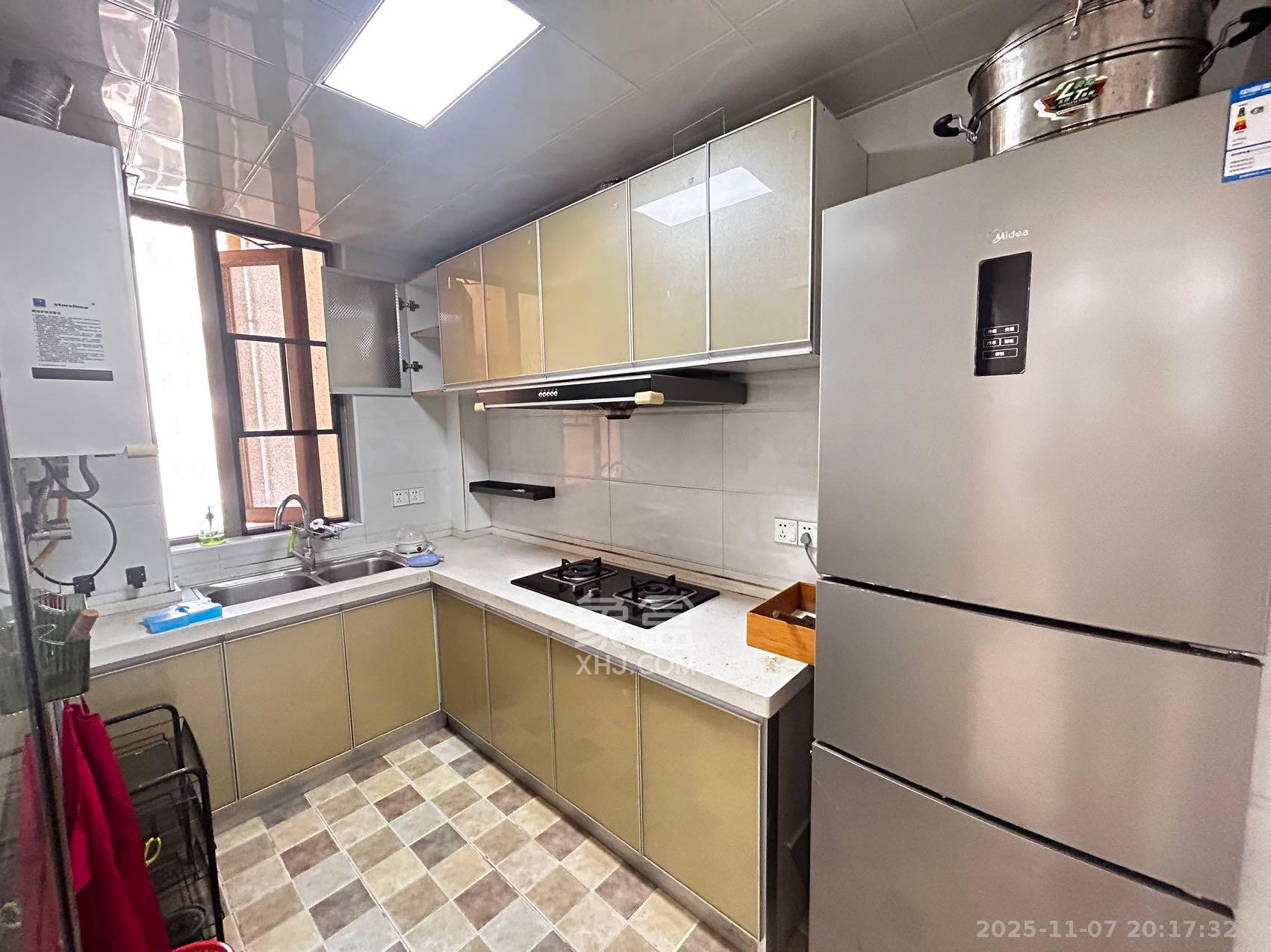 怡海星城  3室2厅1卫    1900.0元/月室内图