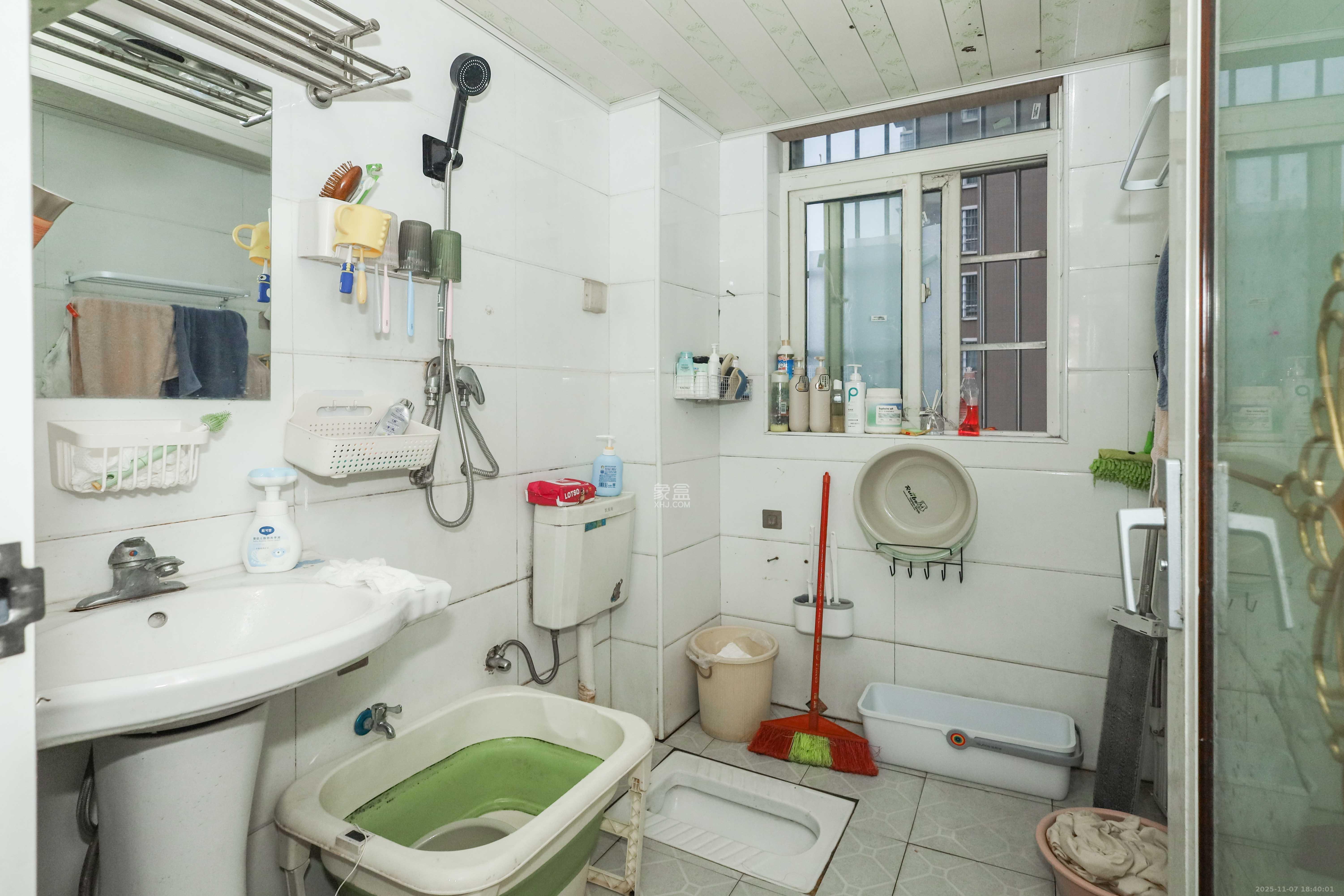 和馨园 2室2厅1卫 56.0万 和馨园 2室2厅1卫 56.0万卫生间