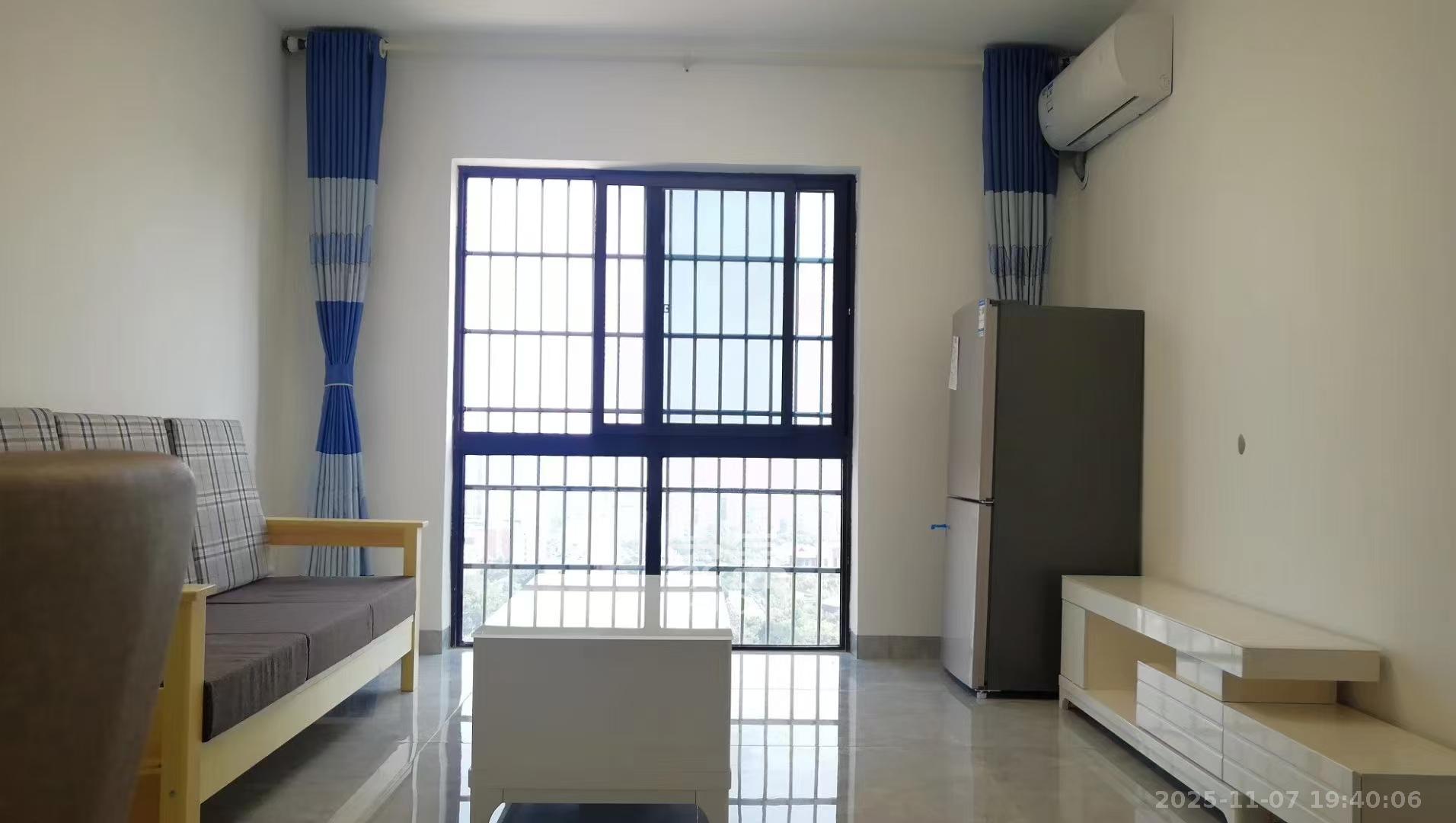 顺安大厦  3室2厅1卫    3000.0元/月室内图