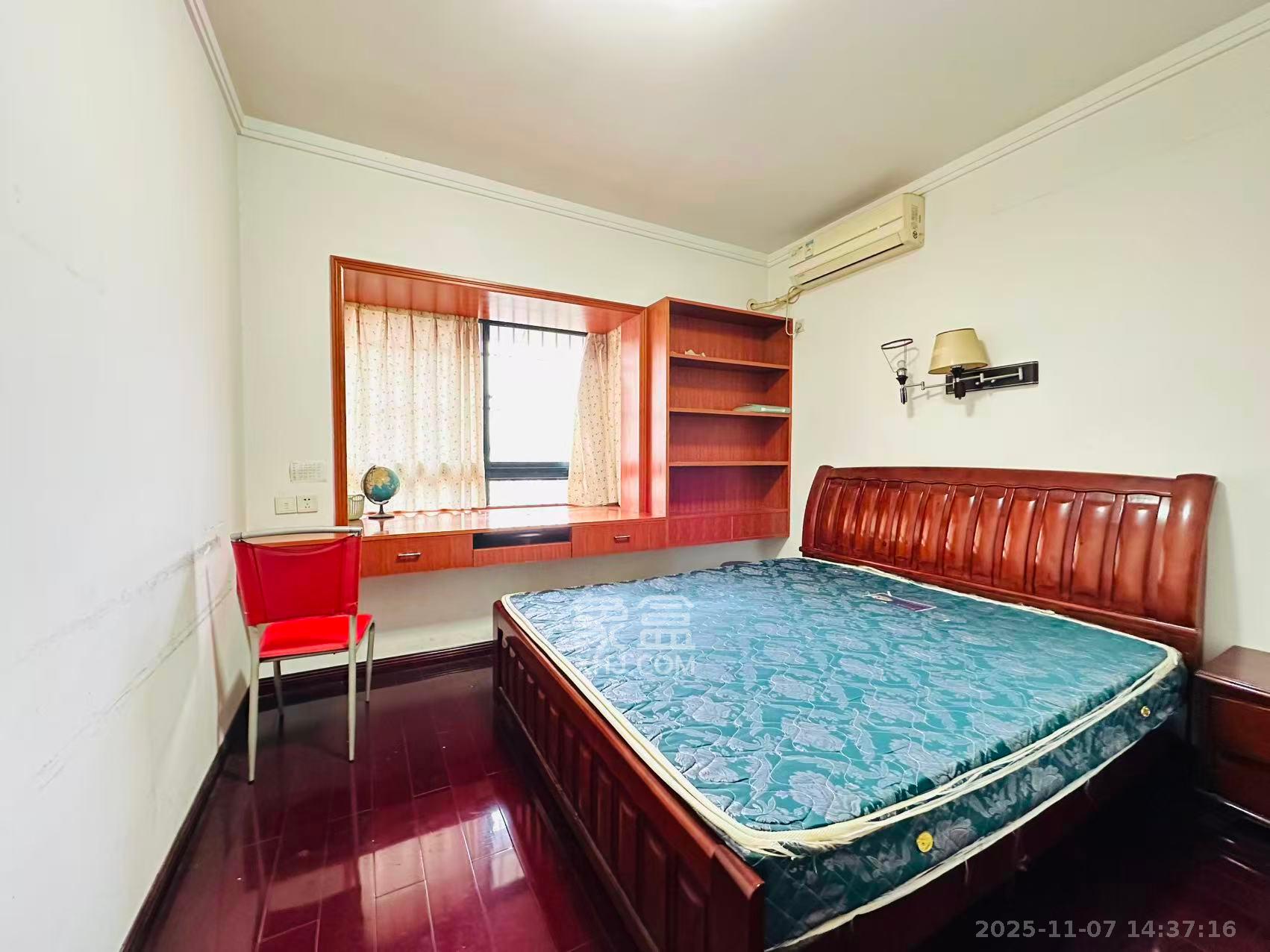 佳阳悦景馨都  3室2厅2卫    2300.0元/月室内图