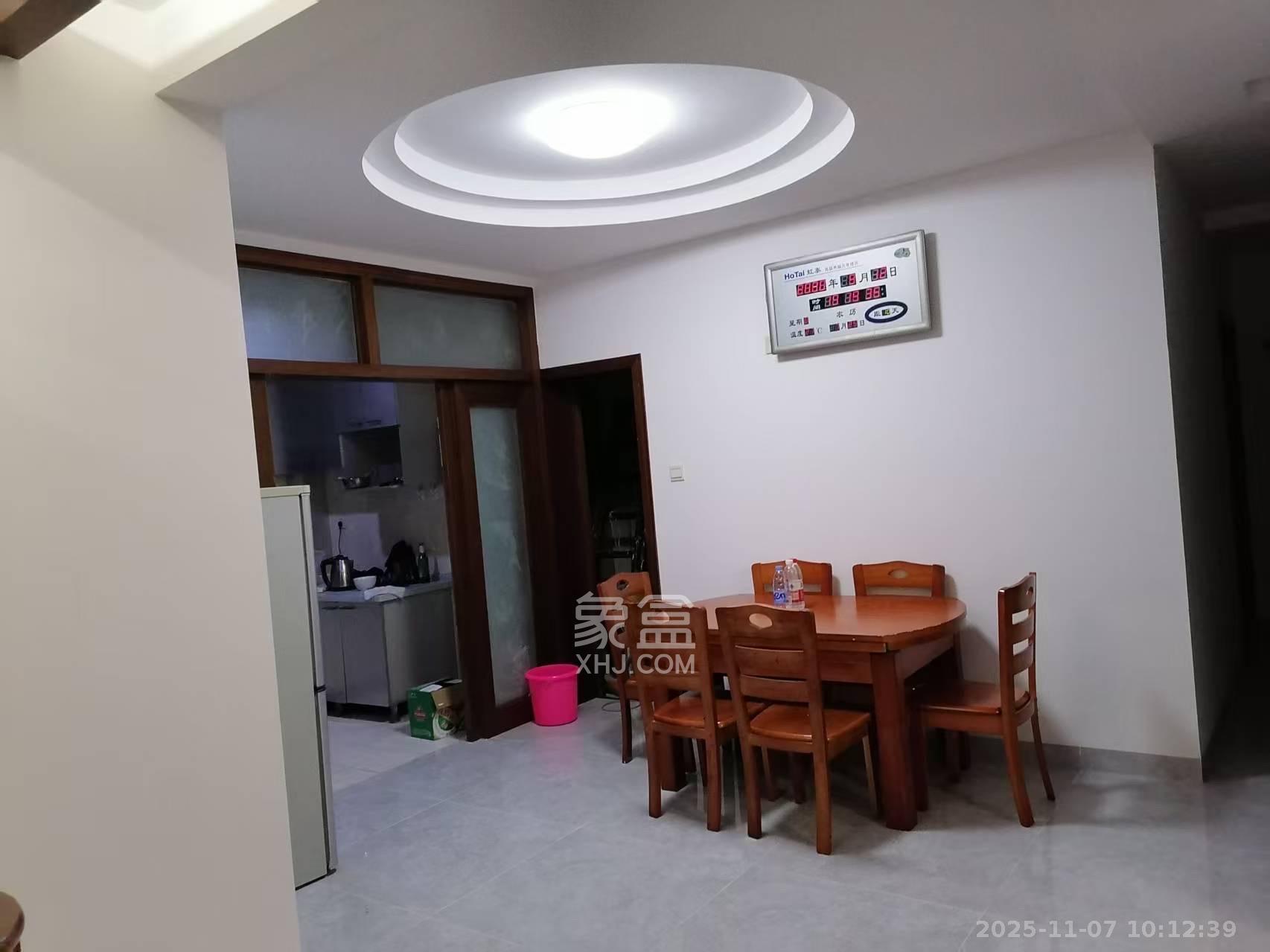 锦绣华天  3室2厅2卫    3300.0元/月室内图