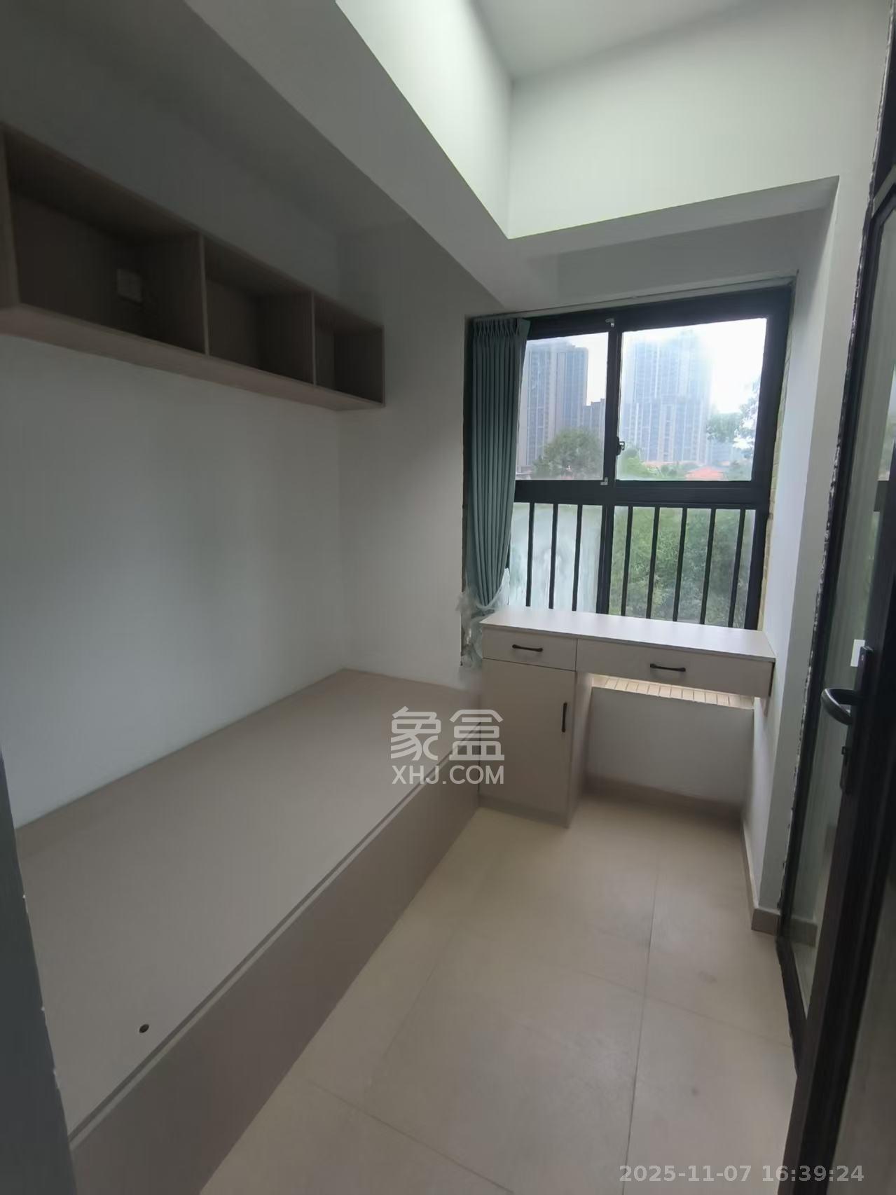 时代倾城一期  2室2厅1卫    1900.0元/月