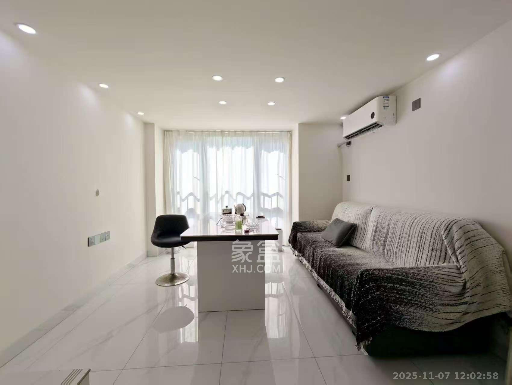 保利恒伟时光印象  1室1厅1卫    1700.0元/月室内图1