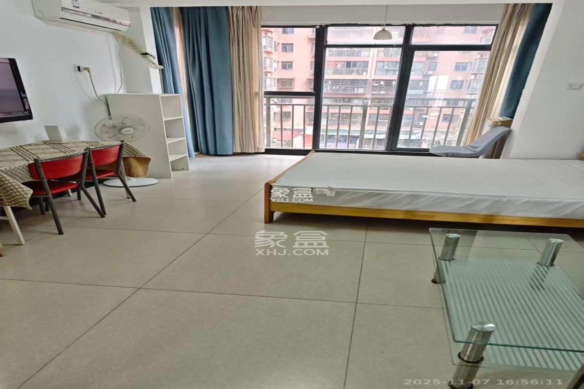 金领家族 1室1厅1卫 1280.0元/月 金领家族 1室1厅1卫 1280.0元/月室内图