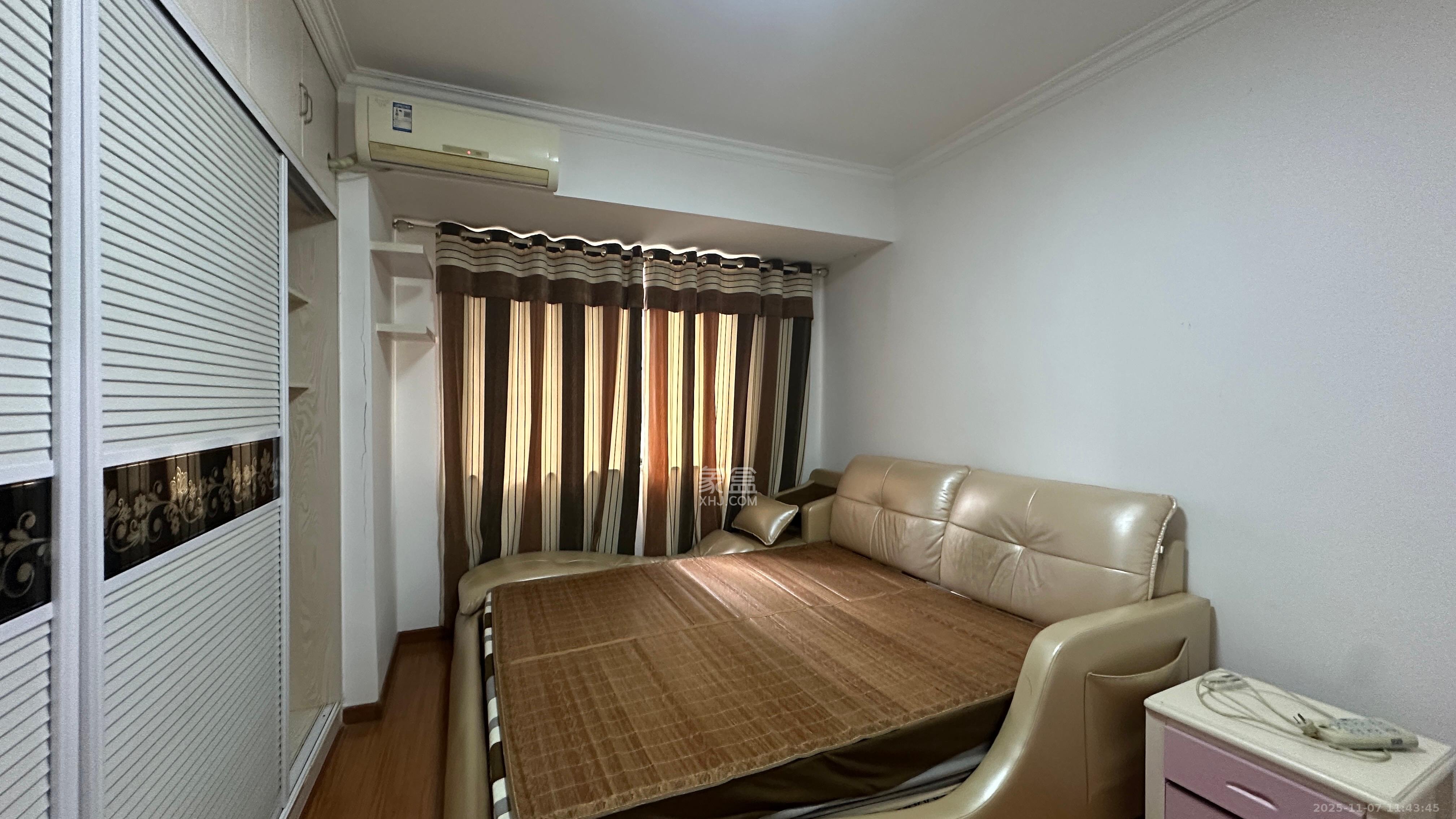 新城国际花都  3室2厅2卫    1800.0元/月室内图