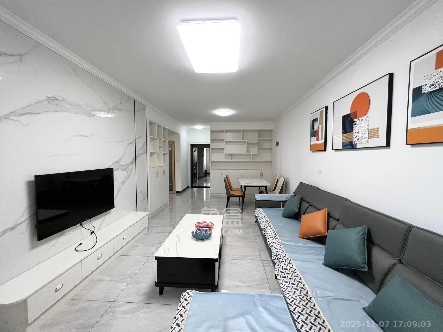 东合新苑  2室2厅1卫    2100.0元/月