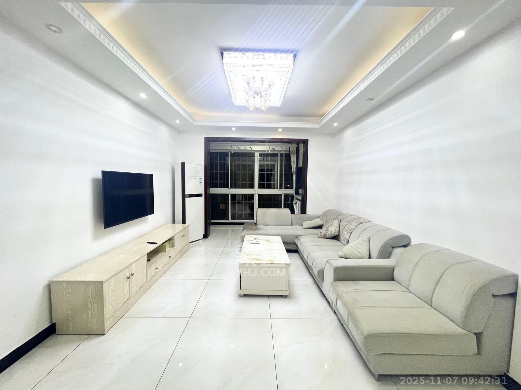 可可小城（麓谷可可小城)  3室2厅1卫    2300.0元/月