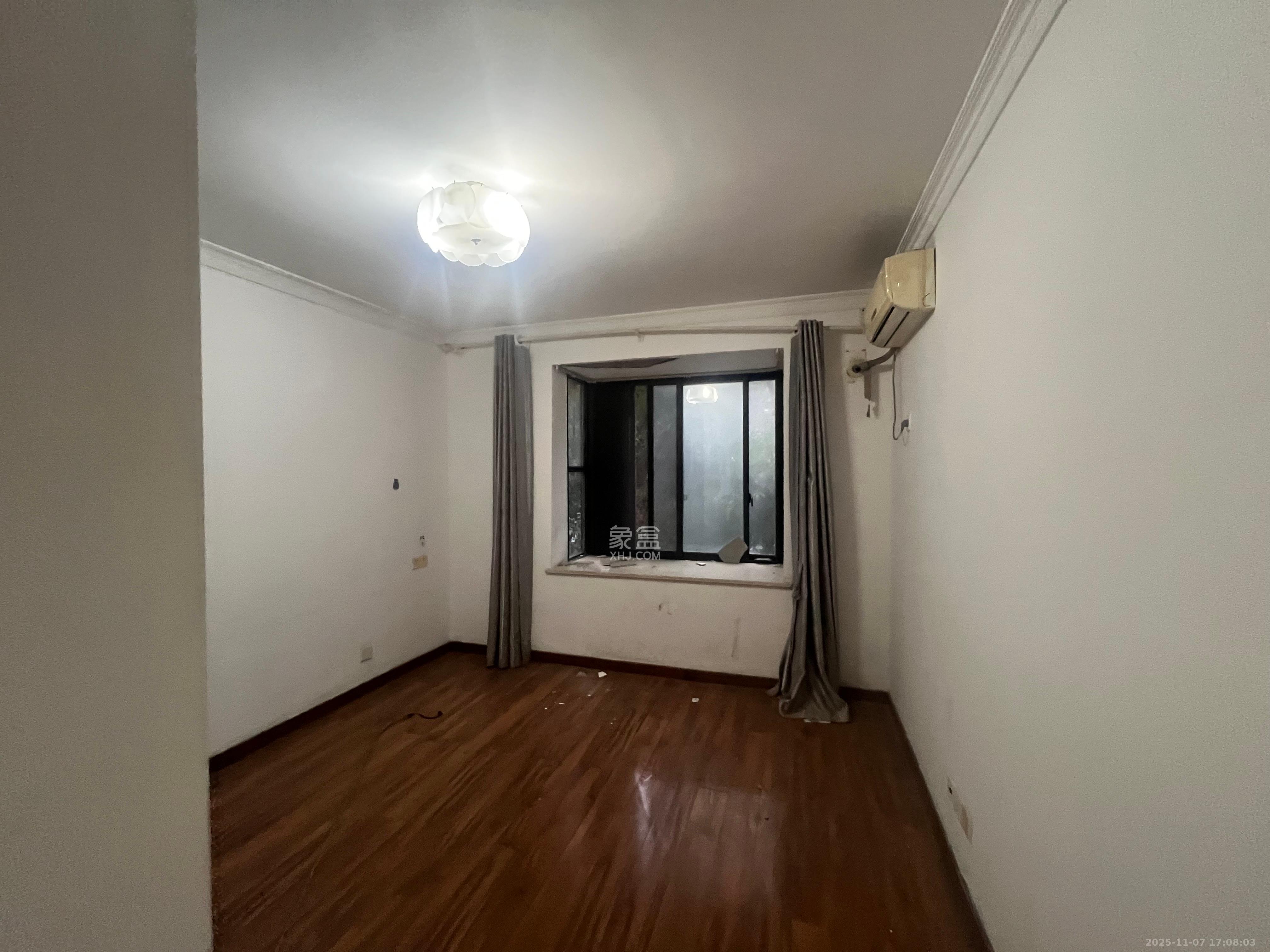 万国城（当代满庭春MOMA）一期  3室2厅2卫    2600.0元/月室内图