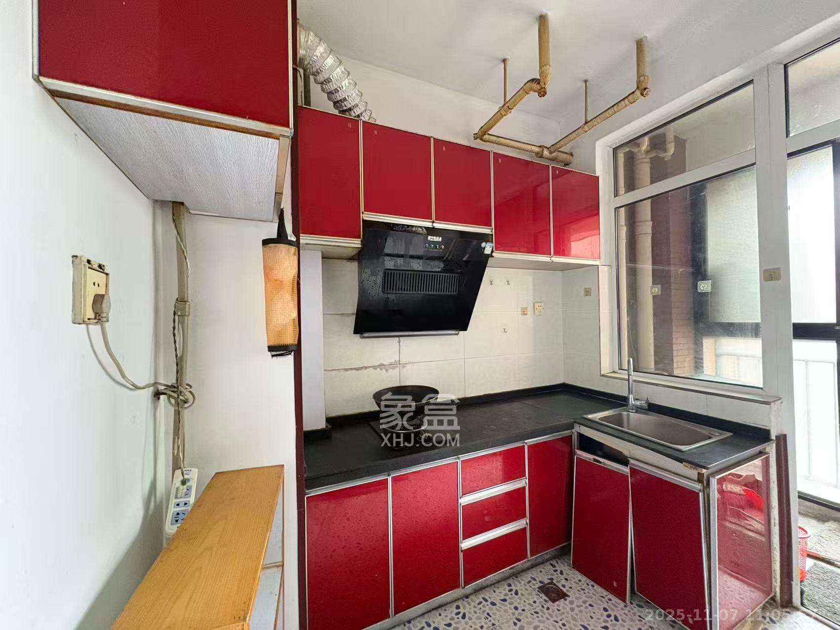 西点公园里 2室2厅1卫 2200.0元/月 西点公园里 2室2厅1卫 2200.0元/月室内图