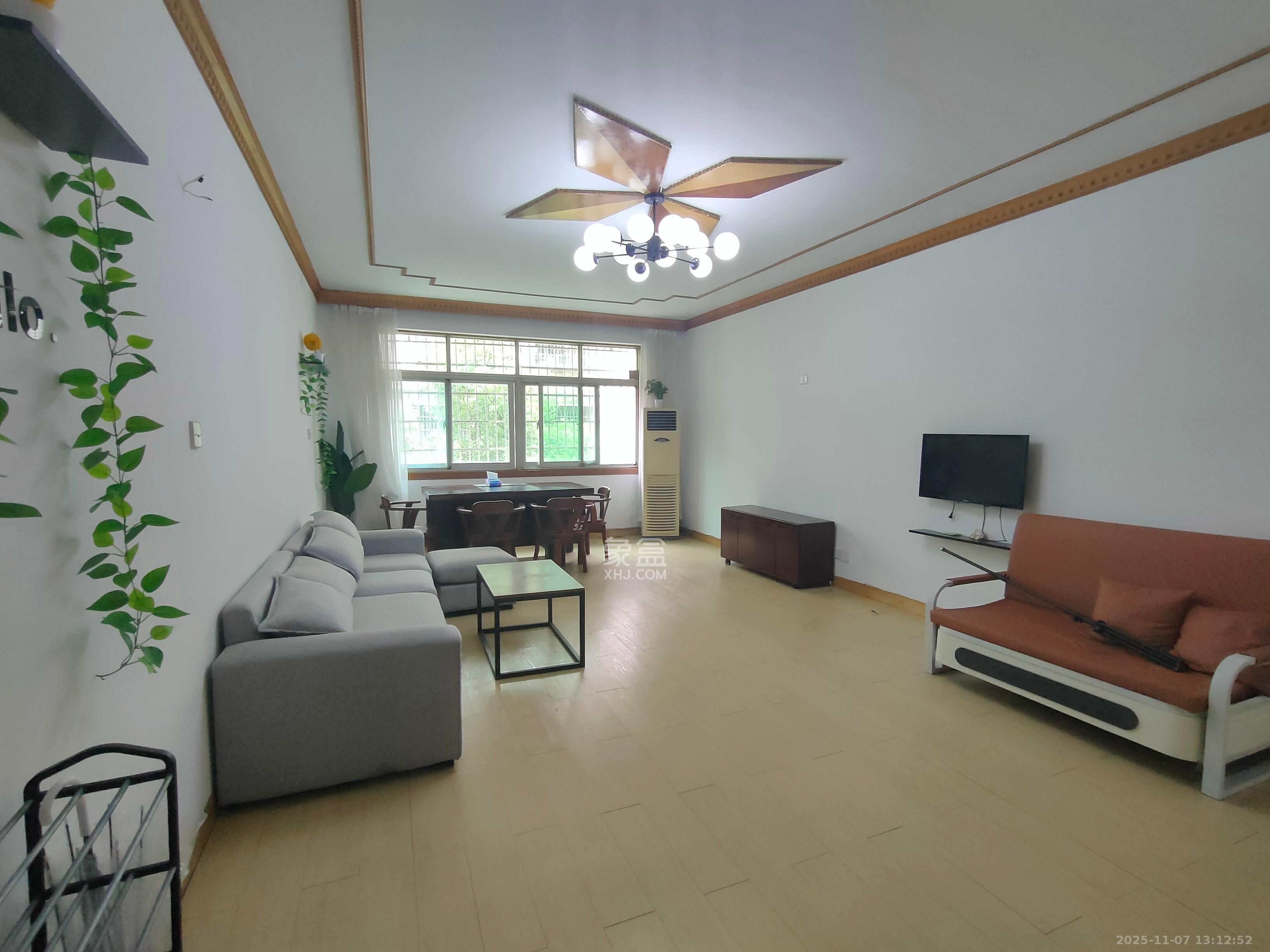 轻化公司宿舍向东南6号（产权南湖路46号）  2室2厅1卫    2000.0元/月室内图1