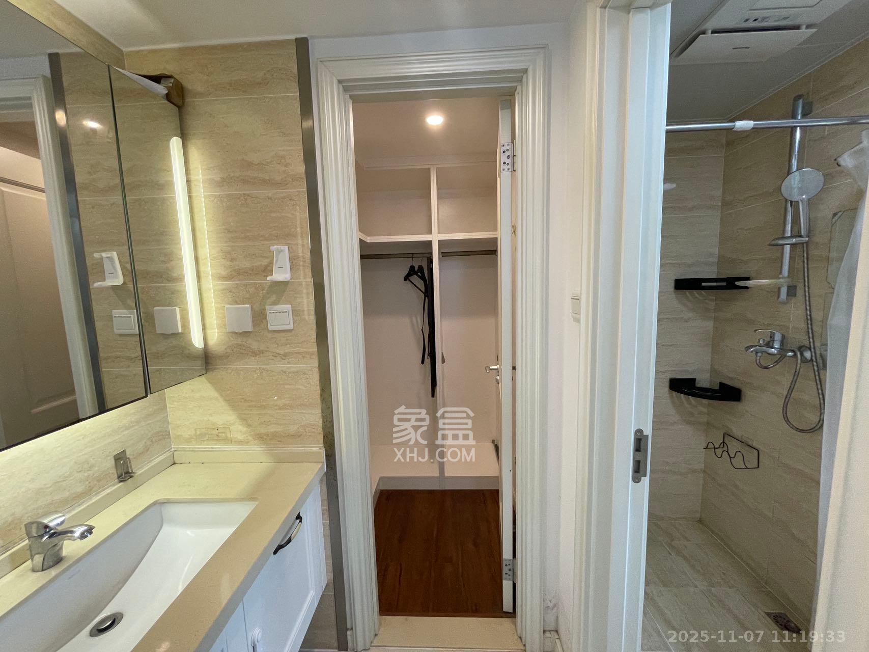 万科魅力之城观澜里  3室2厅2卫    2900.0元/月室内图