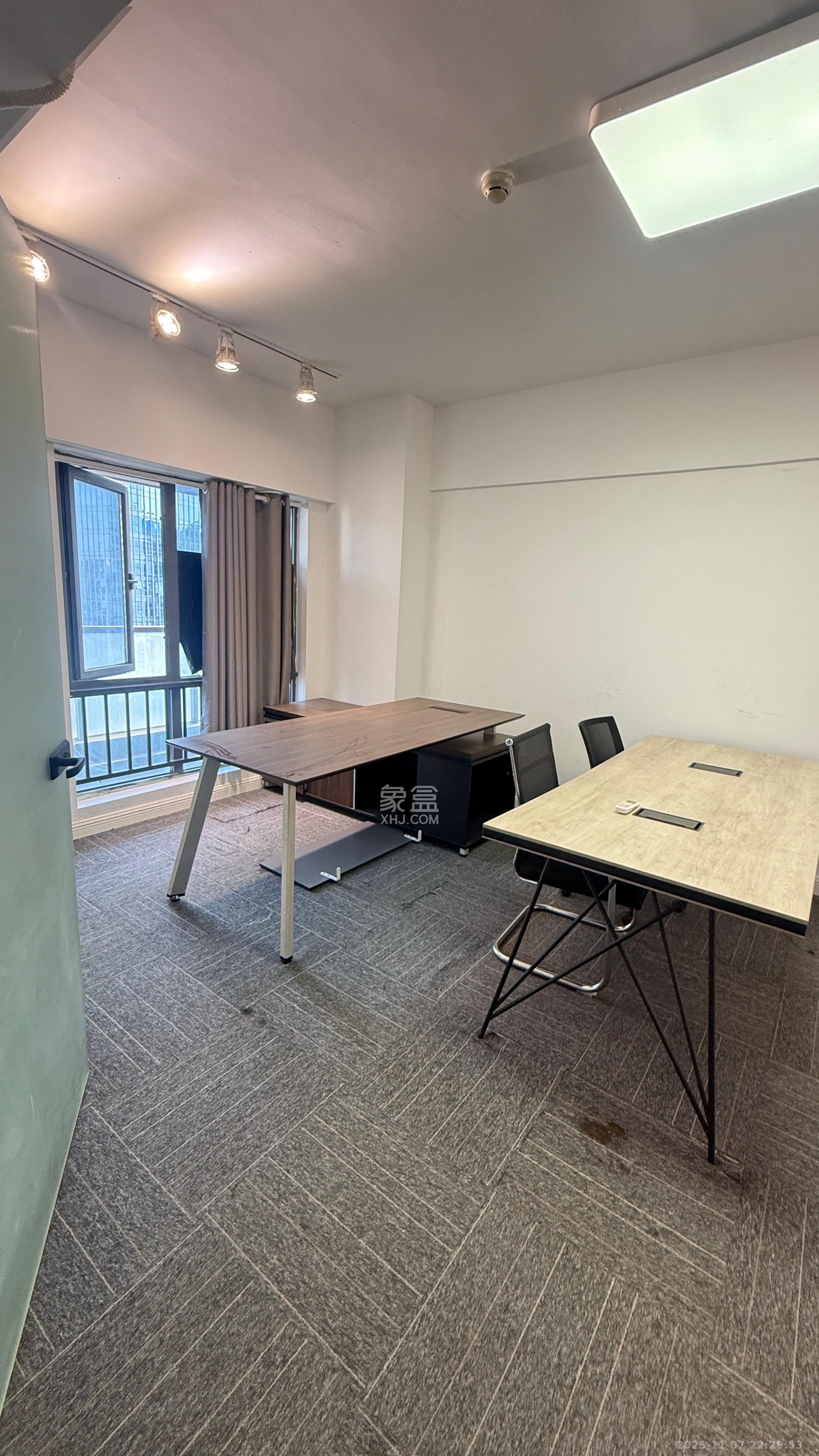 复地星光天地  3室2厅1卫    4200.0元/月室内图