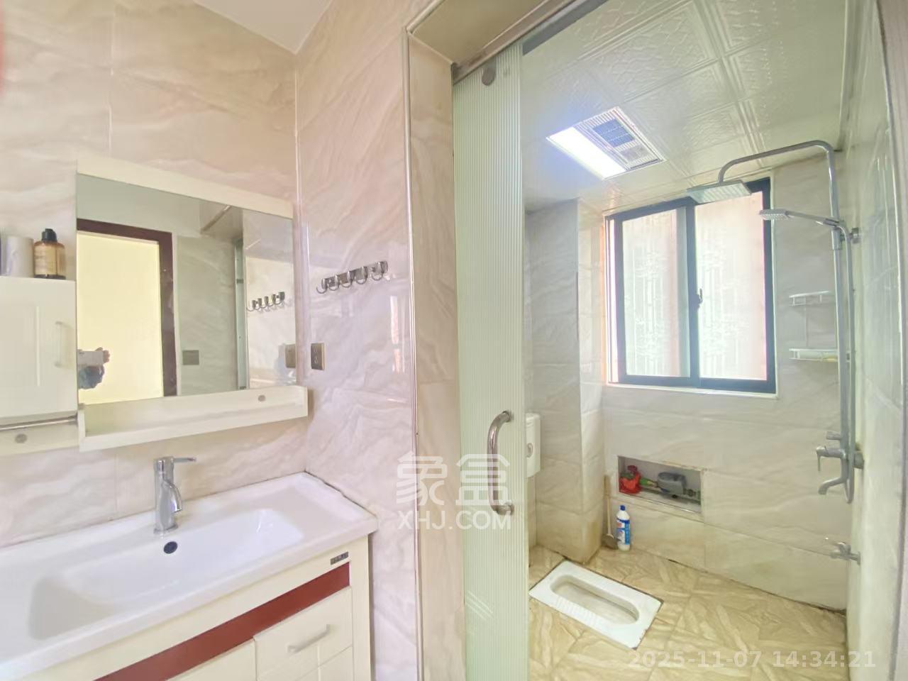 恒生碧水龙庭  2室2厅1卫    1600.0元/月室内图