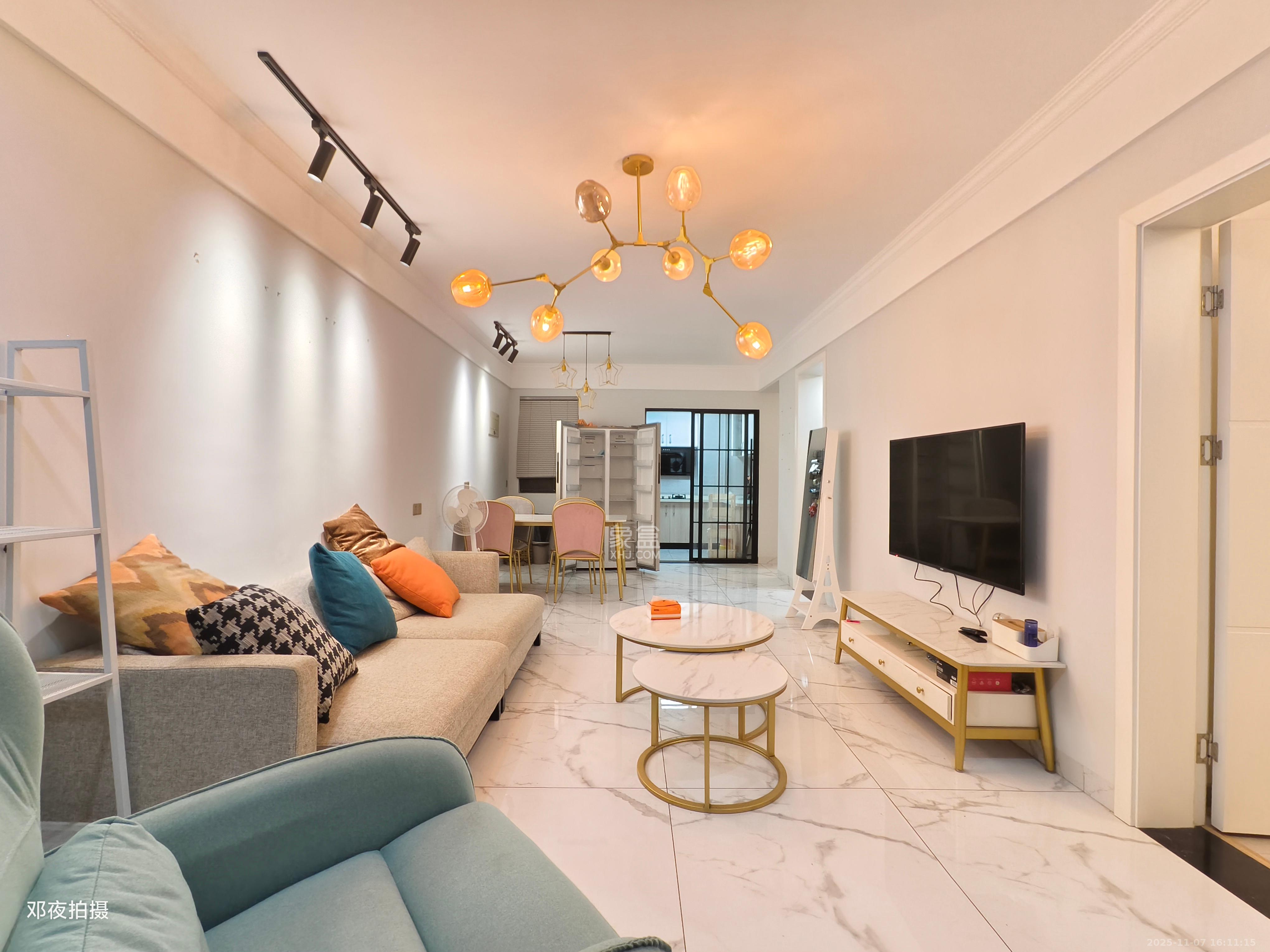 北辰中央公园C区  2室2厅1卫    2200.0元/月室内图