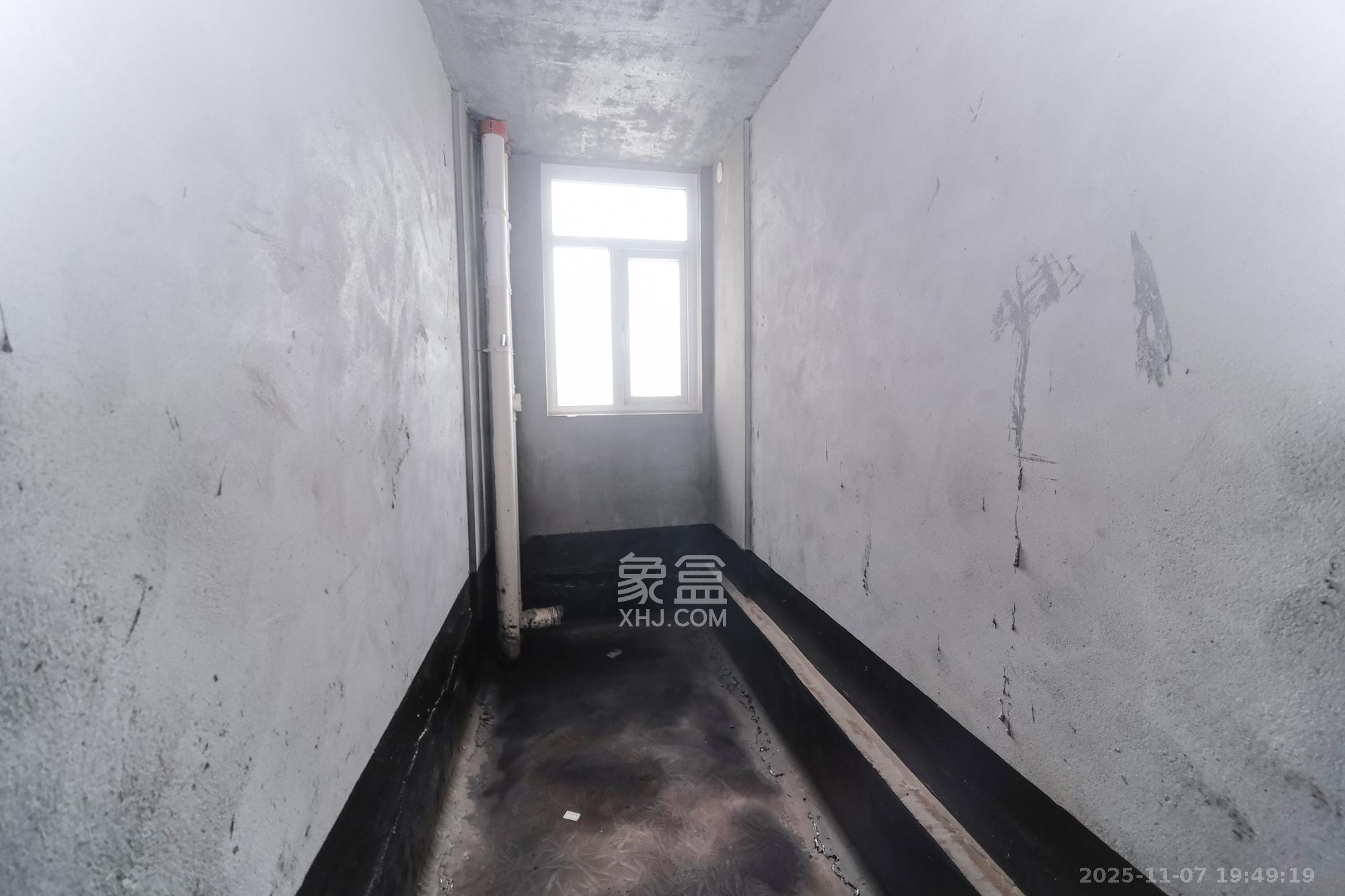 和悦城(蟠龙景苑)  3室2厅2卫    72.0万卫生间