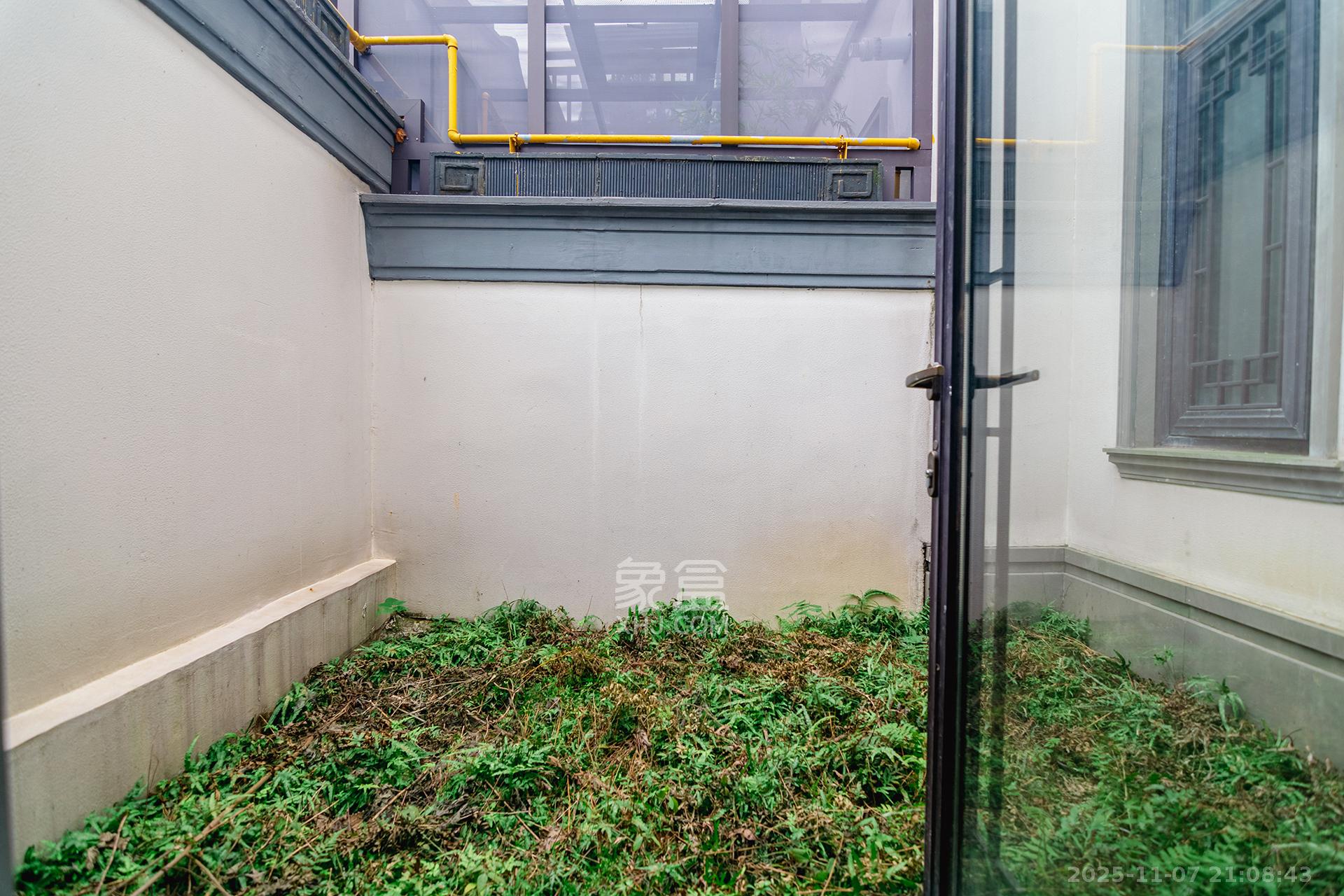 绿城高尔夫小镇  6室2厅4卫    390.0万其他