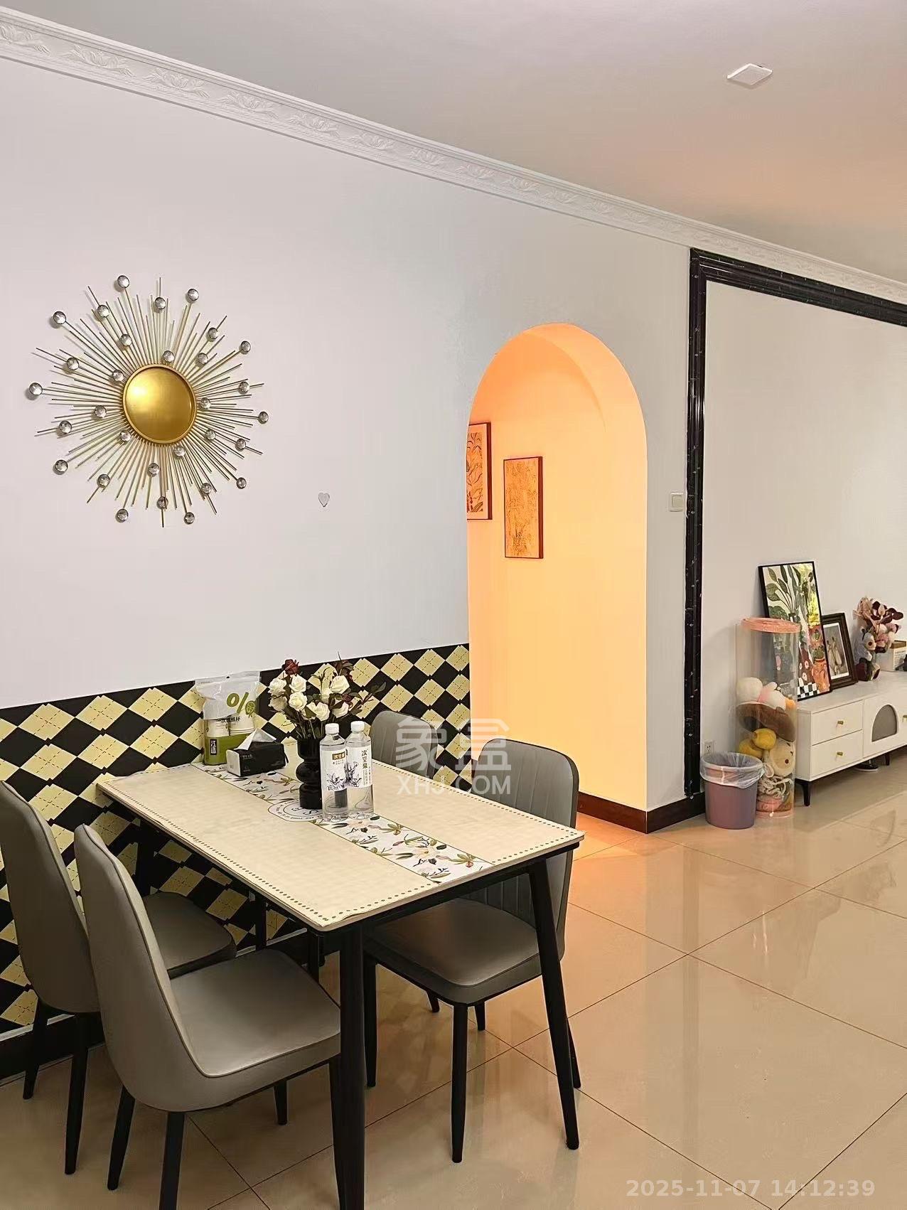 华润凤凰城一期 3室2厅2卫 2100.0元/月 华润凤凰城一期 3室2厅2卫 2100.0元/月室内图