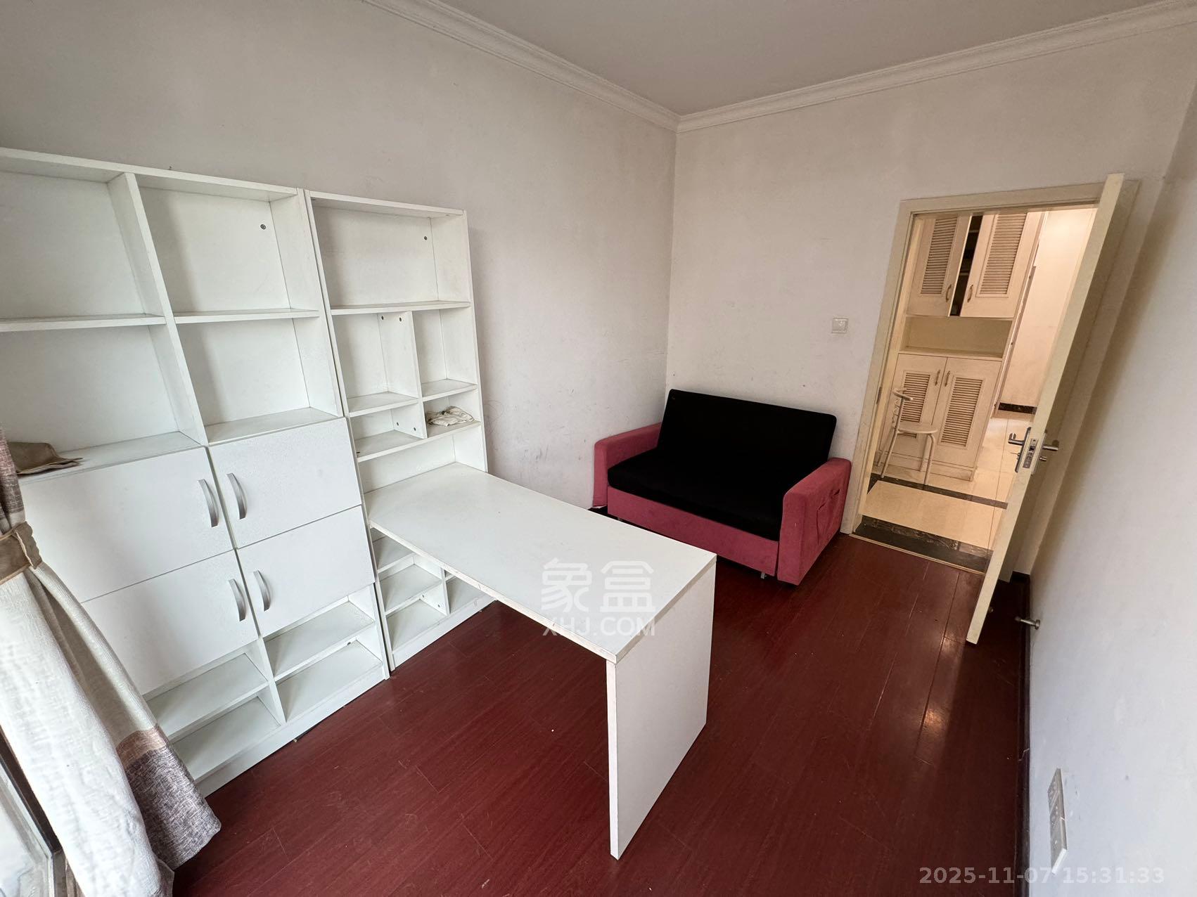 米兰春天  4室2厅2卫    2200.0元/月室内图