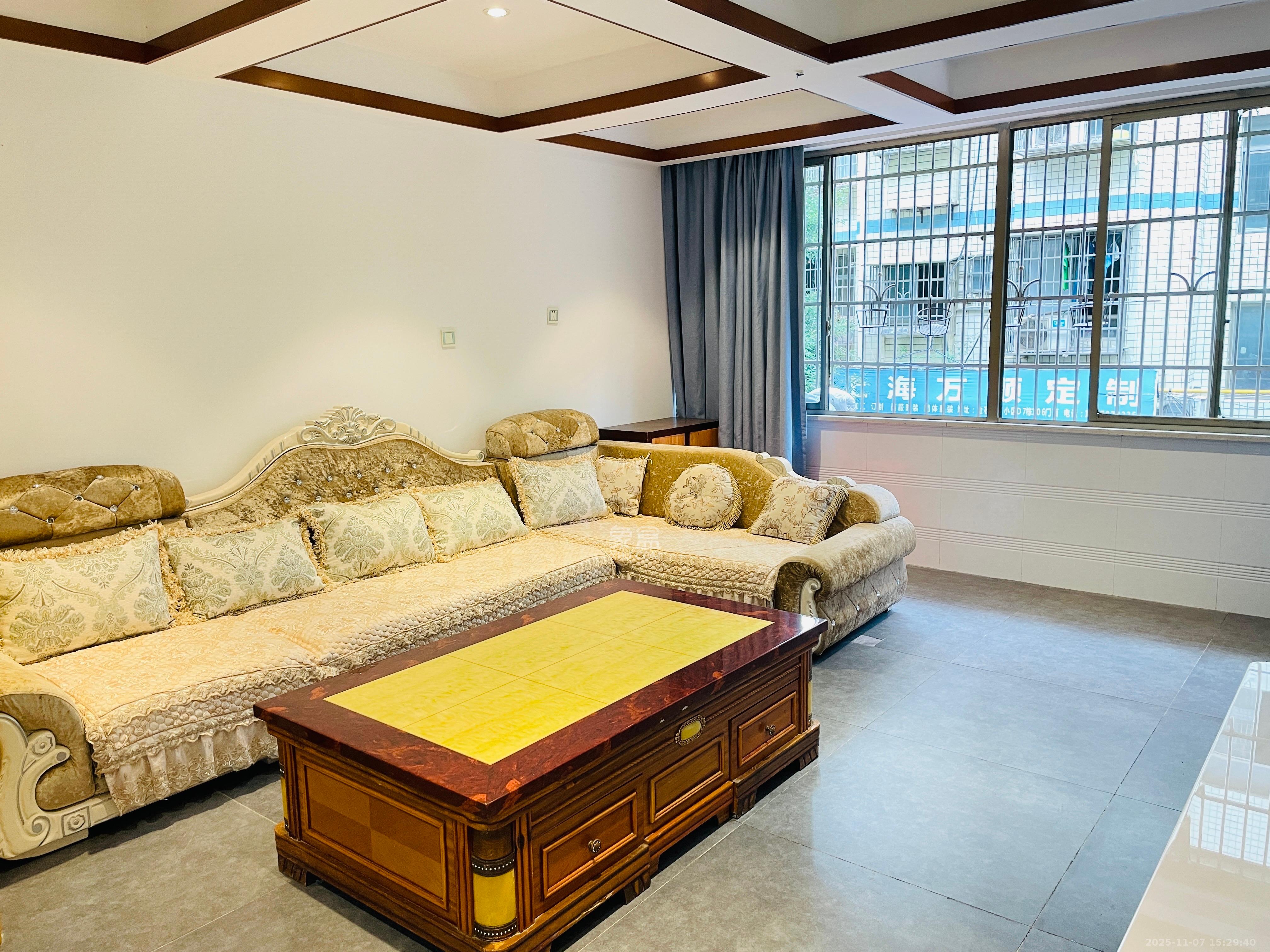 金石蓉园 2室2厅1卫 1600.0元/月 金石蓉园 2室2厅1卫 1600.0元/月室内图