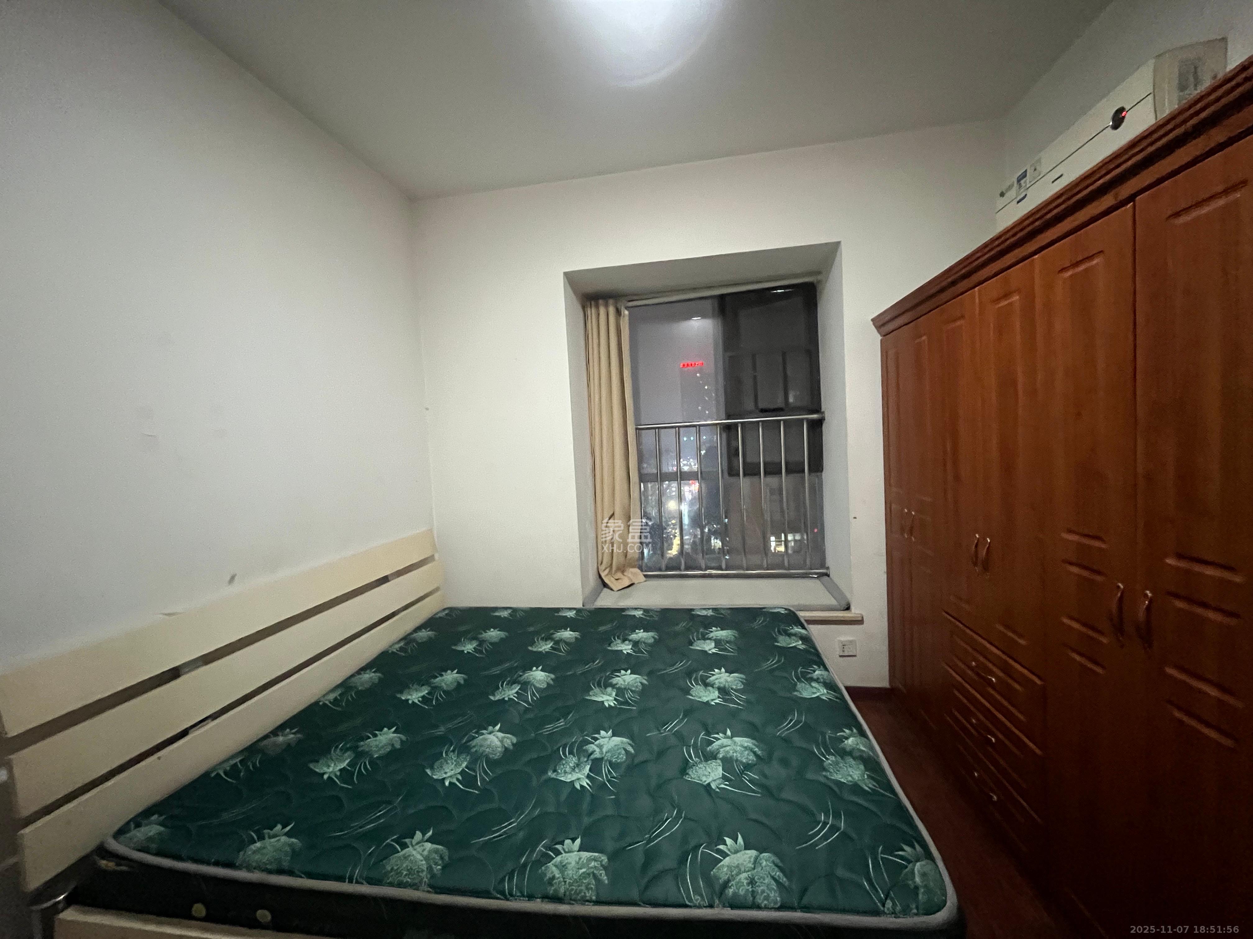 银港水晶城 2室2厅1卫 2200.0元/月 银港水晶城 2室2厅1卫 2200.0元/月室内图