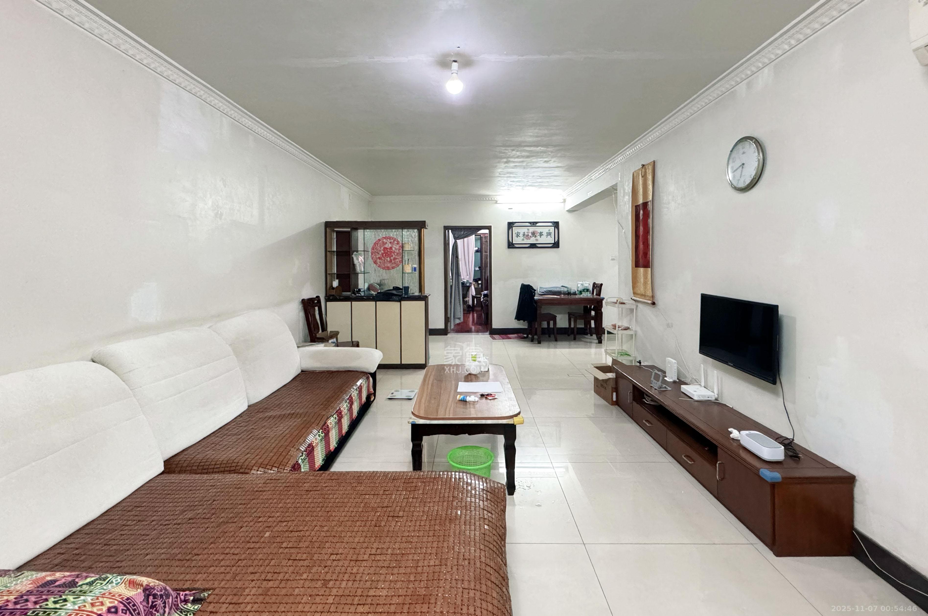 恩瑞麓山名园（龙王港小区）  3室2厅1卫    89.0万客厅